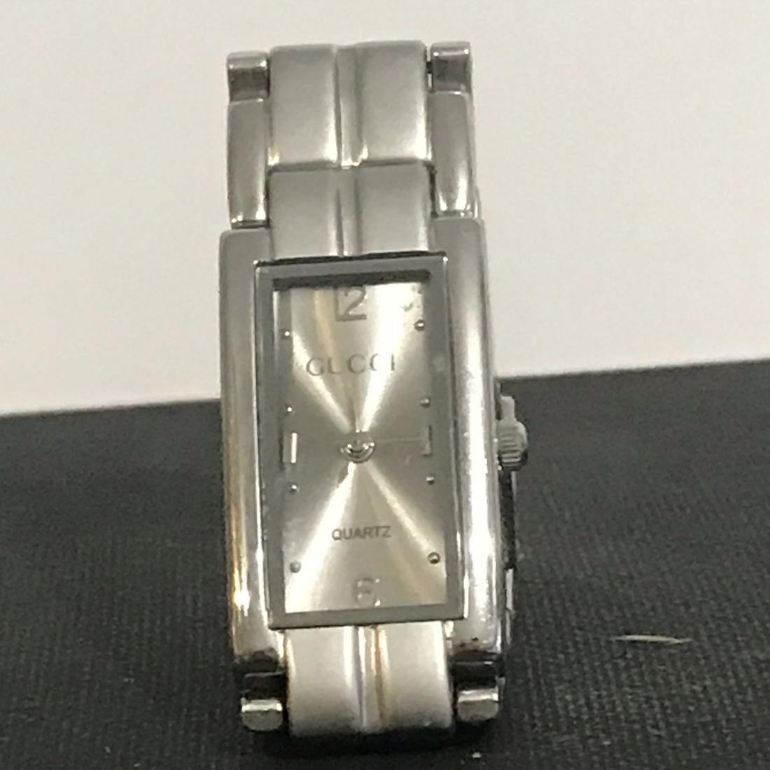Ladies Gucci Watch Silver Face Stainless Steel Bracelet: Ladies Gucci Watch Silver Face Stainless Steel Bracelet Works!!! Please view all photos as they are part of the description and condition of this Item, Feel free to contact me with questions or pictur