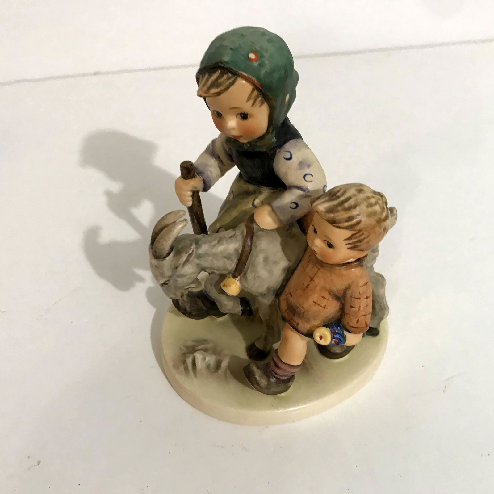 Goebel Hummel # 334 "Homeward Bound" Vintage 1975,: Goebel Hummel # 334 "Homeward Bound" Vintage 1975, MINT!!! Please view all photos as they are part of the description and condition of this Item, Feel free to contact me with questions or picture requ