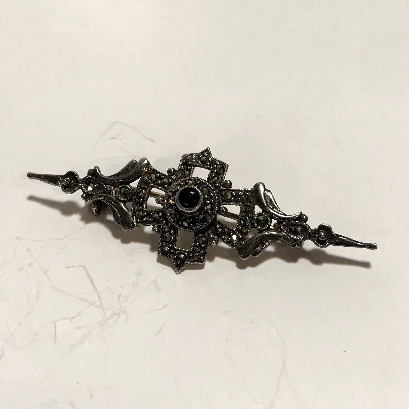Sterling Silver Vintage Black Onyx & Marcasite Gem Art: Sterling Silver Vintage Black Onyx & Marcasite Gem Art Deco Style Pin 925 Brooch Please view all photos as they are part of the description and condition of this Item, Feel free to contact me with que
