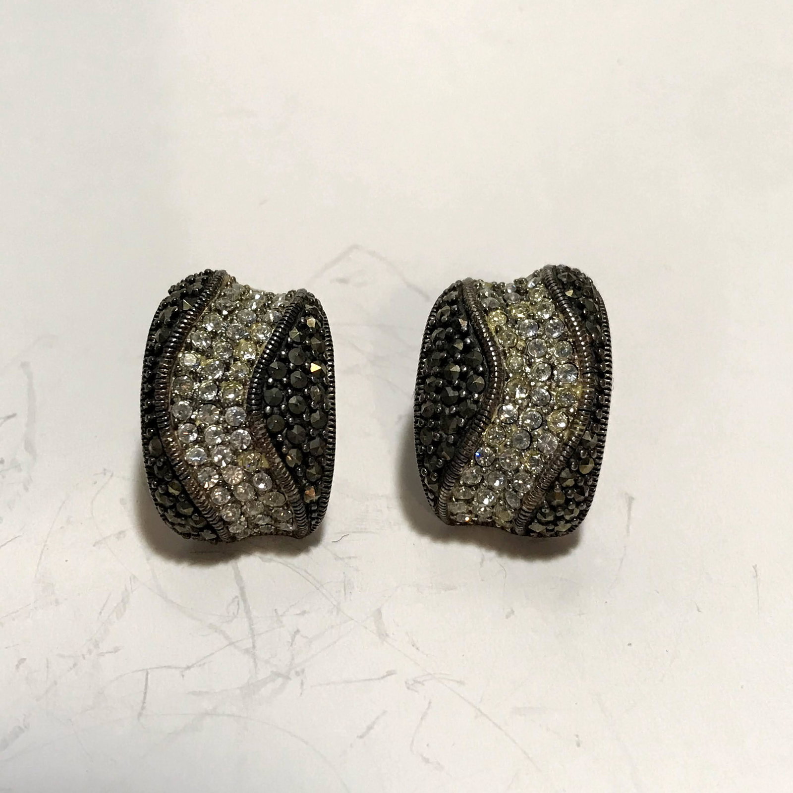 Signed 925 A Sterling Silver Marcasite Rhinestone: Signed 925 A Sterling Silver Marcasite Rhinestone Classy Earrings Please view all photos as they are part of the description and condition of this Item, Feel free to contact me with questions or pictu
