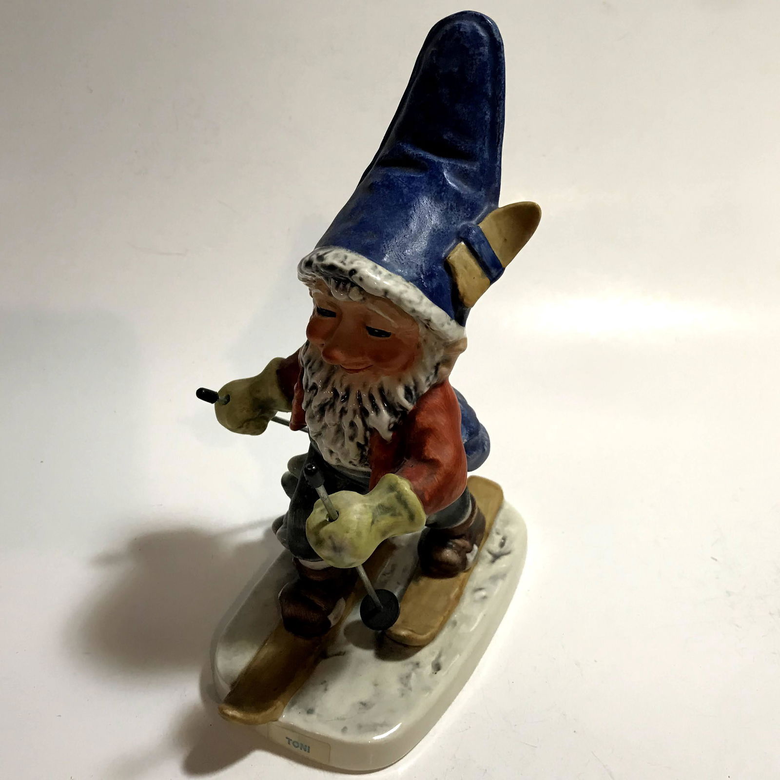 GOEBEL Figurine WELL 522 "TONI THE SKIER" TM6 Germany: GOEBEL Figurine WELL 522 "TONI THE SKIER" TM6 Germany GNOME Please view all photos as they are part of the description and condition of this Item, Feel free to contact me with questions or picture req