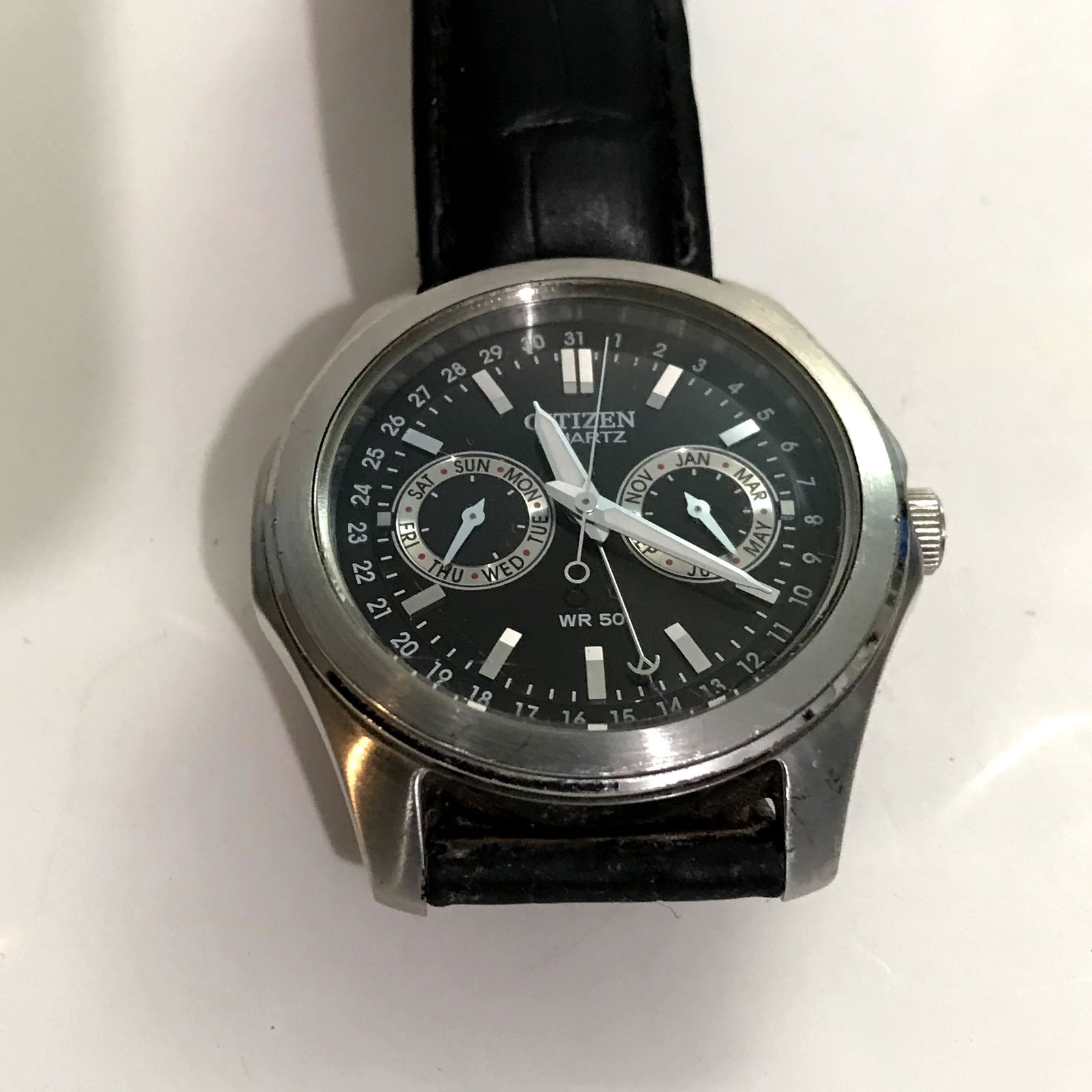 Vintage Old Citizen Quartz Watch WR 50 Working: Vintage Old Citizen Quartz Watch WR 50 Working Please view all photos as they are part of the description and condition of this Item, Feel free to contact me with questions or picture requests Used It