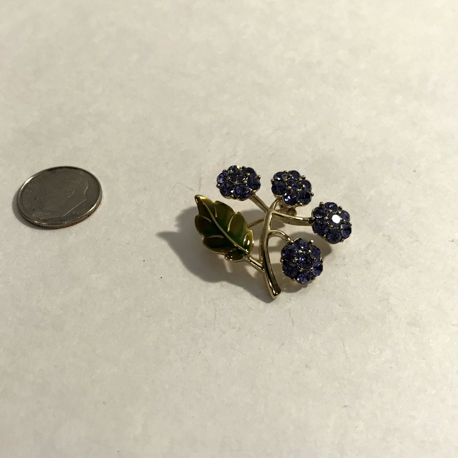 Monet Gold Tone Purple Rhinestone Flower Spray Pin: Monet Gold Tone Purple Rhinestone Flower Spray Pin Brooch Dainty Please view all photos as they are part of the description and condition of this Item, Feel free to contact me with questions or pictur