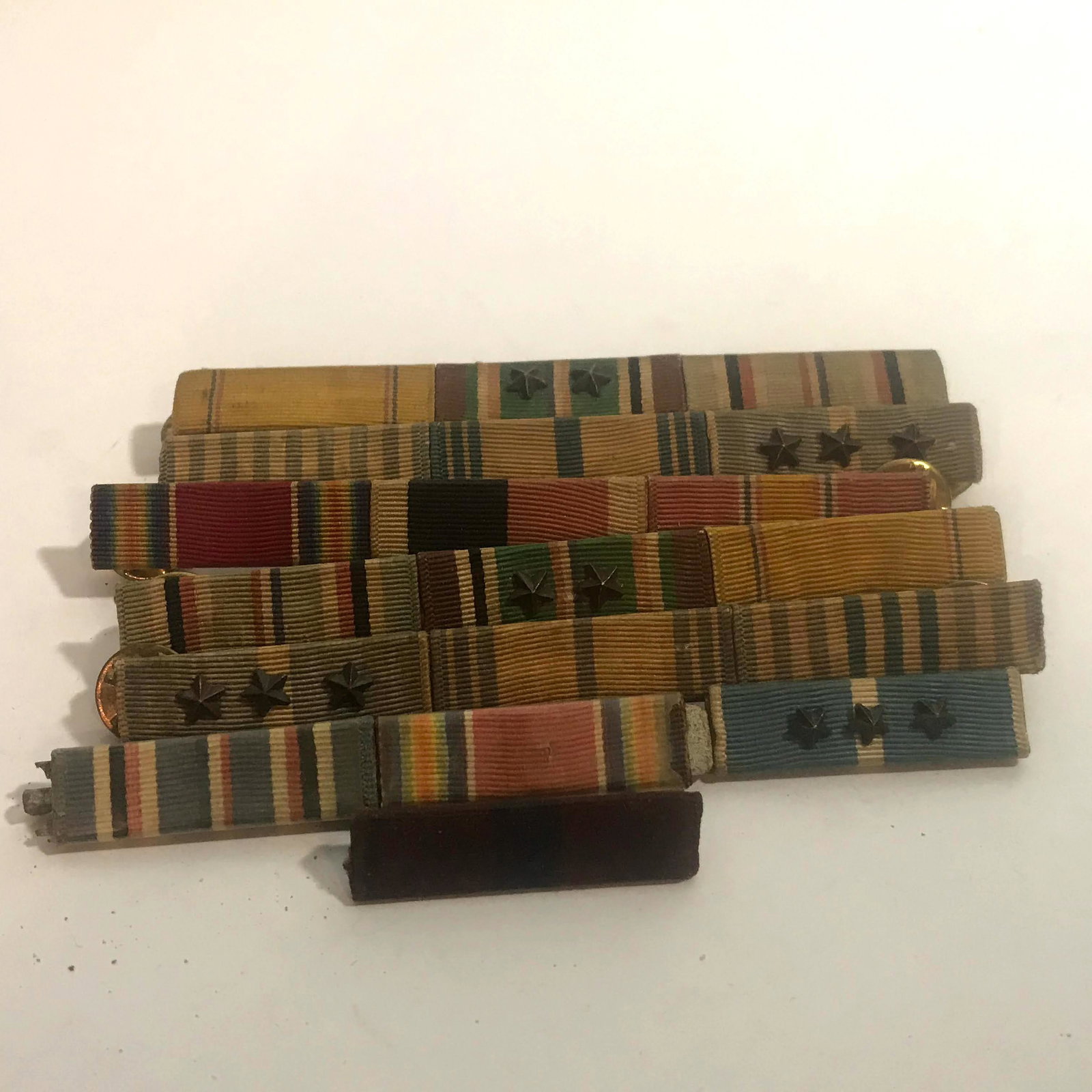 Lot of WW2 Military Ribbon Bars: Lot of WW2 Military Ribbon Bars Nice Please view all photos as they are part of the description and condition of this Item, Feel free to contact me with questions or picture requests!.