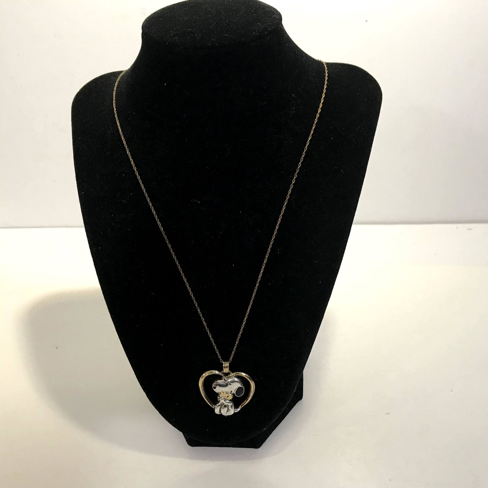Lenox Sterling Silver/Gold Vermeil Snoopy & Woodstock: Lenox Sterling Silver/Gold Vermeil Snoopy & Woodstock Heart Pendant and Chain 20" Please view all photos as they are part of the description and condition of this Item, Feel free to contact me with qu