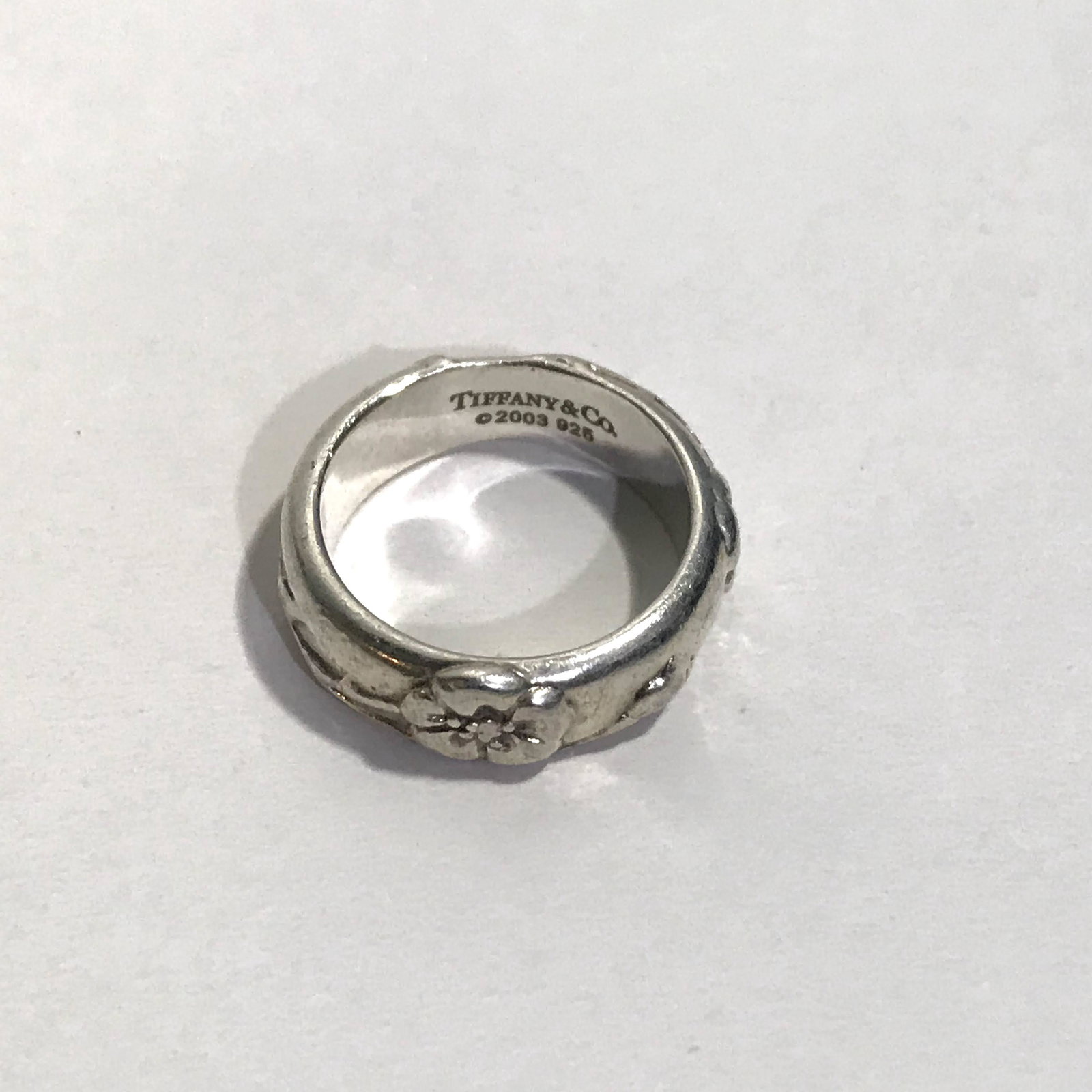 Tiffany & Co 925 sterling Nature Flower & Leaf ring: Tiffany & Co 925 sterling Nature Flower & Leaf ring band - size 4.5 Please view all photos as they are part of the description and condition of this Item, Feel free to contact me with questions or pic