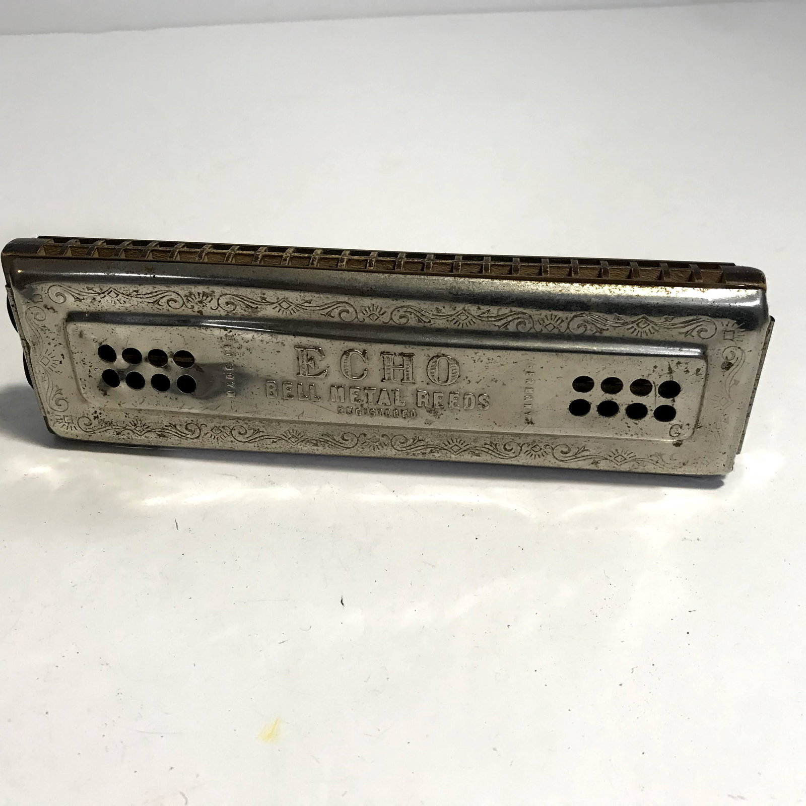 Vintage M Hohner The Echo Harp C/G Harmonica Bell Metal: Vintage M Hohner The Echo Harp C/G Harmonica Bell Metal Reeds Made In Germany Please view all photos as they are part of the description and condition of this Item, Feel free to contact me with questi
