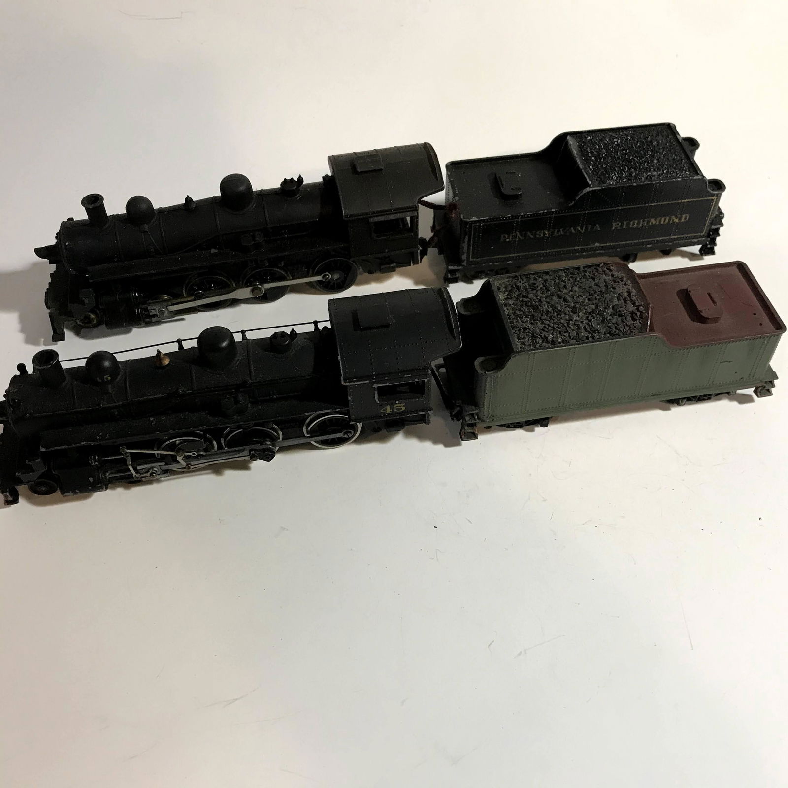 Two Vintage Varney 4-6-0 Class Import Model Train: Two Vintage Varney 4-6-0 Class Import Model Train Railroad and cars Two Trains vintage Revell Union Pacific 3600 and more unknown Please view all photos as they are part of the description and conditi