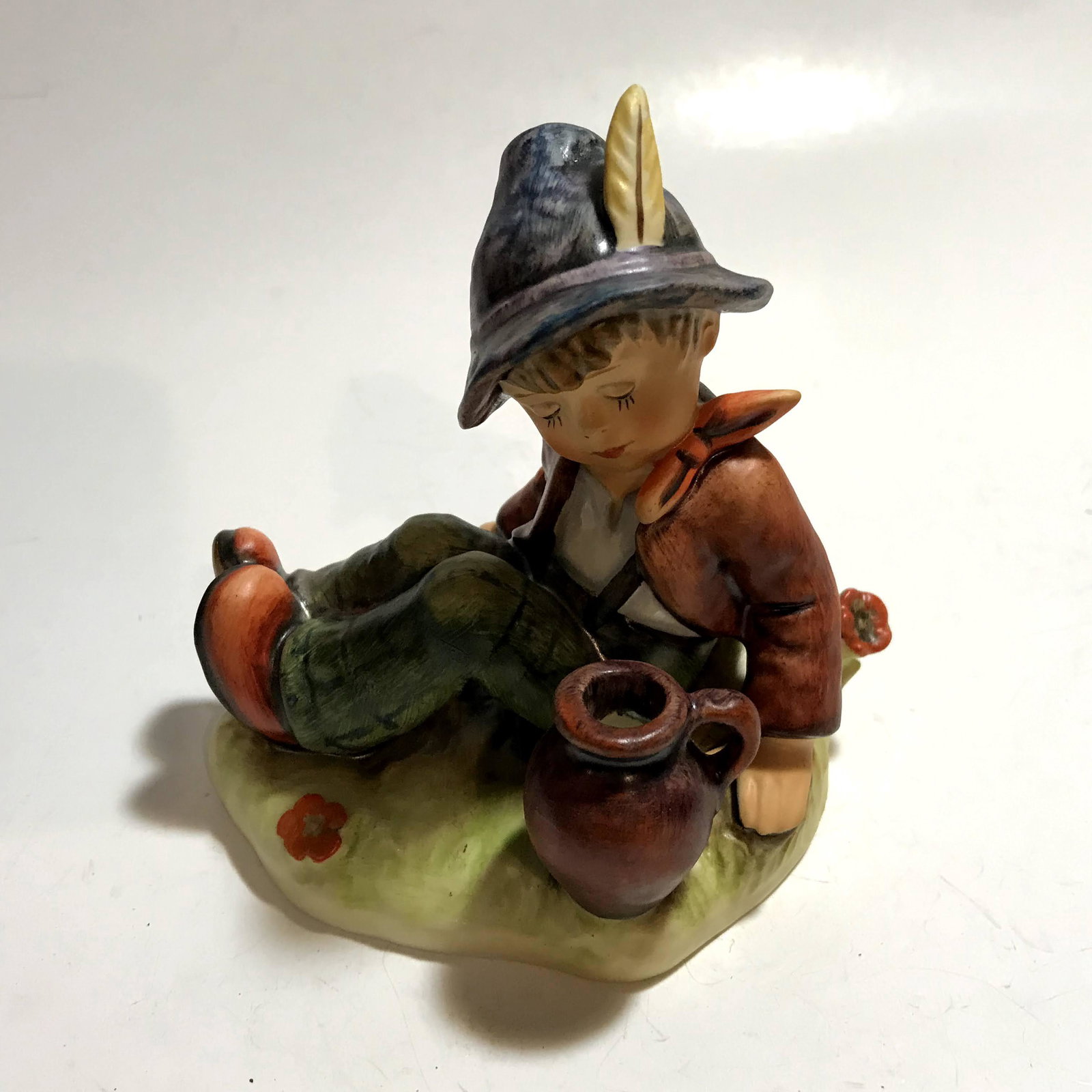 Hummel 409 Coffee Break Boy Figurine Nice!!!: Hummel 409 Coffee Break Boy Figurine Nice!!! Please view all photos as they are part of the description and condition of this Item, Feel free to contact me with questions or picture requests Used Item