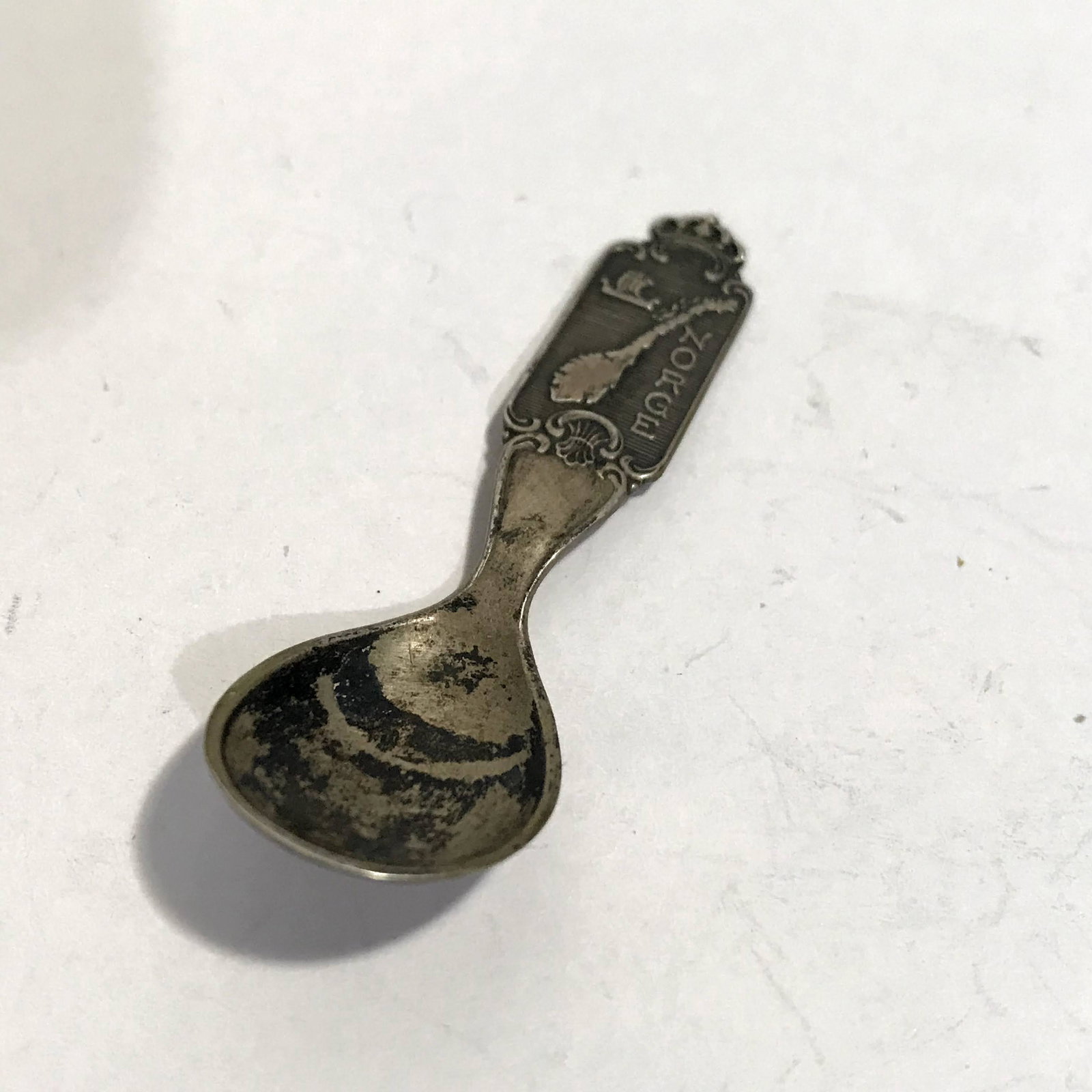 VTG Sterling Silver 830 - NORWAY Crown Viking Ship Map: VTG Sterling Silver 830 - NORWAY Crown Viking Ship Map Souvenir Spoon Mini 2 1/4" Please view all photos as they are part of the description and condition of this Item, Feel free to contact me with qu