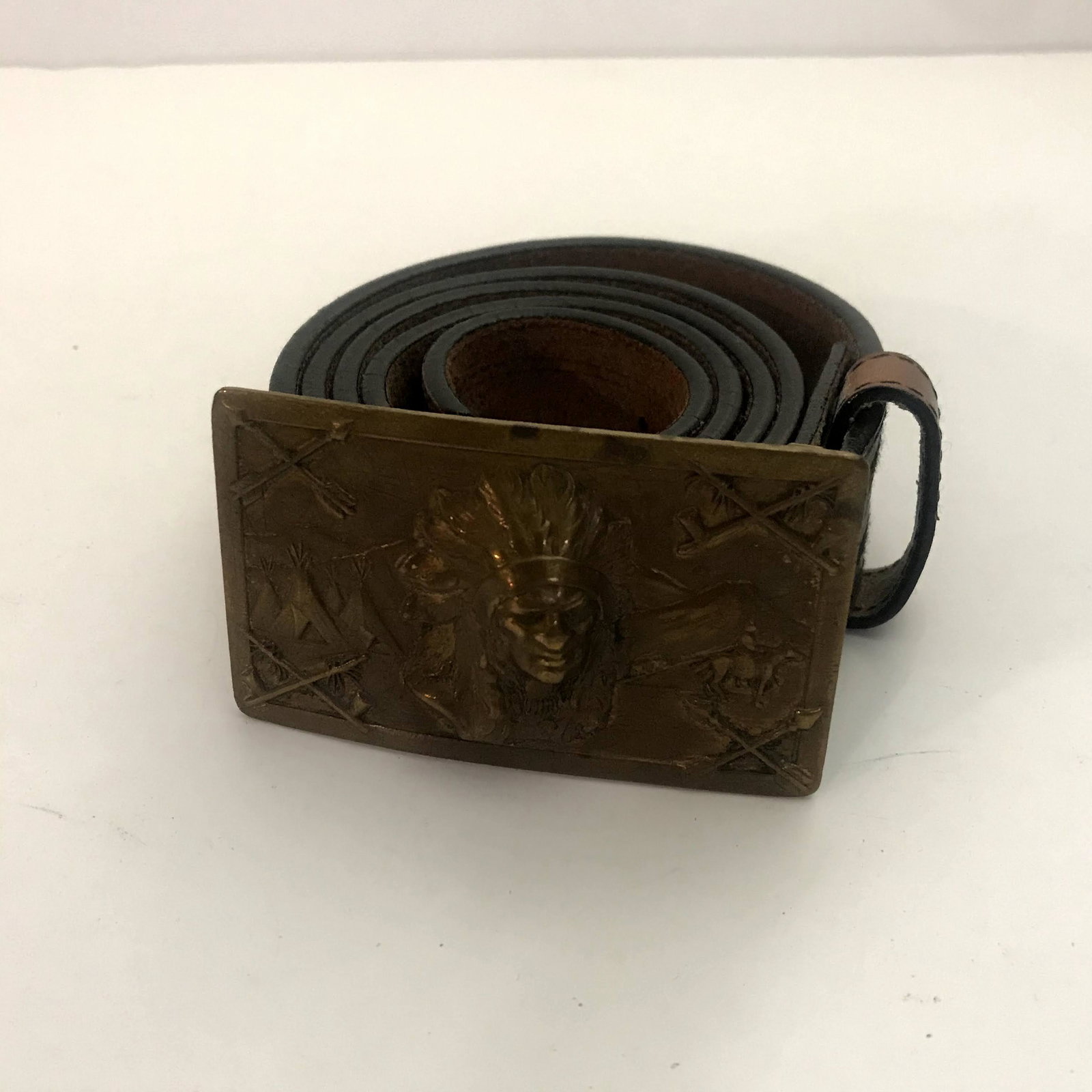 Indian Head Belt Buckle Solid Brass Native American: Indian Head Belt Buckle Solid Brass Native American Made In USA Vintage Please view all photos as they are part of the description and condition of this Item, Feel free to contact me with questions or