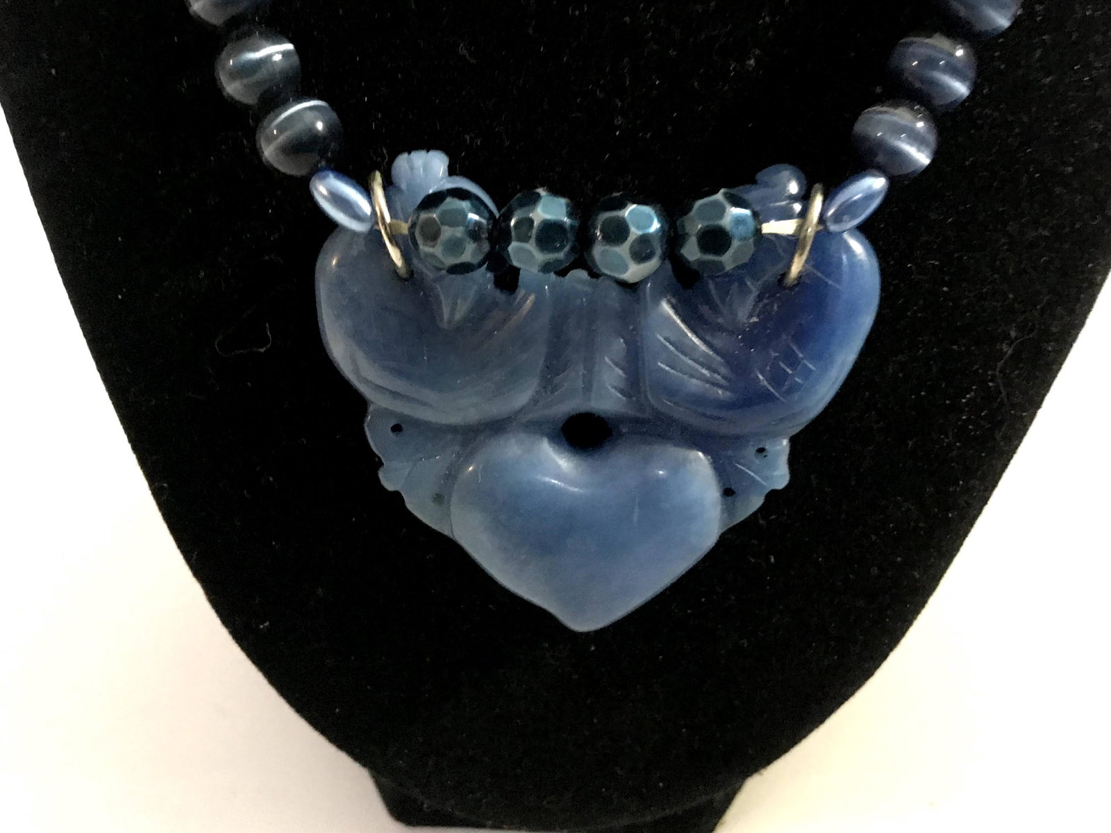 Blue Jadeite Jade Bird Heart Necklace Pendant 19": Blue Jadeite Jade Bird Heart Necklace Pendant 19" Please view all photos as they are part of the description and condition of this Item, Feel free to contact me with questions or picture requests! Use