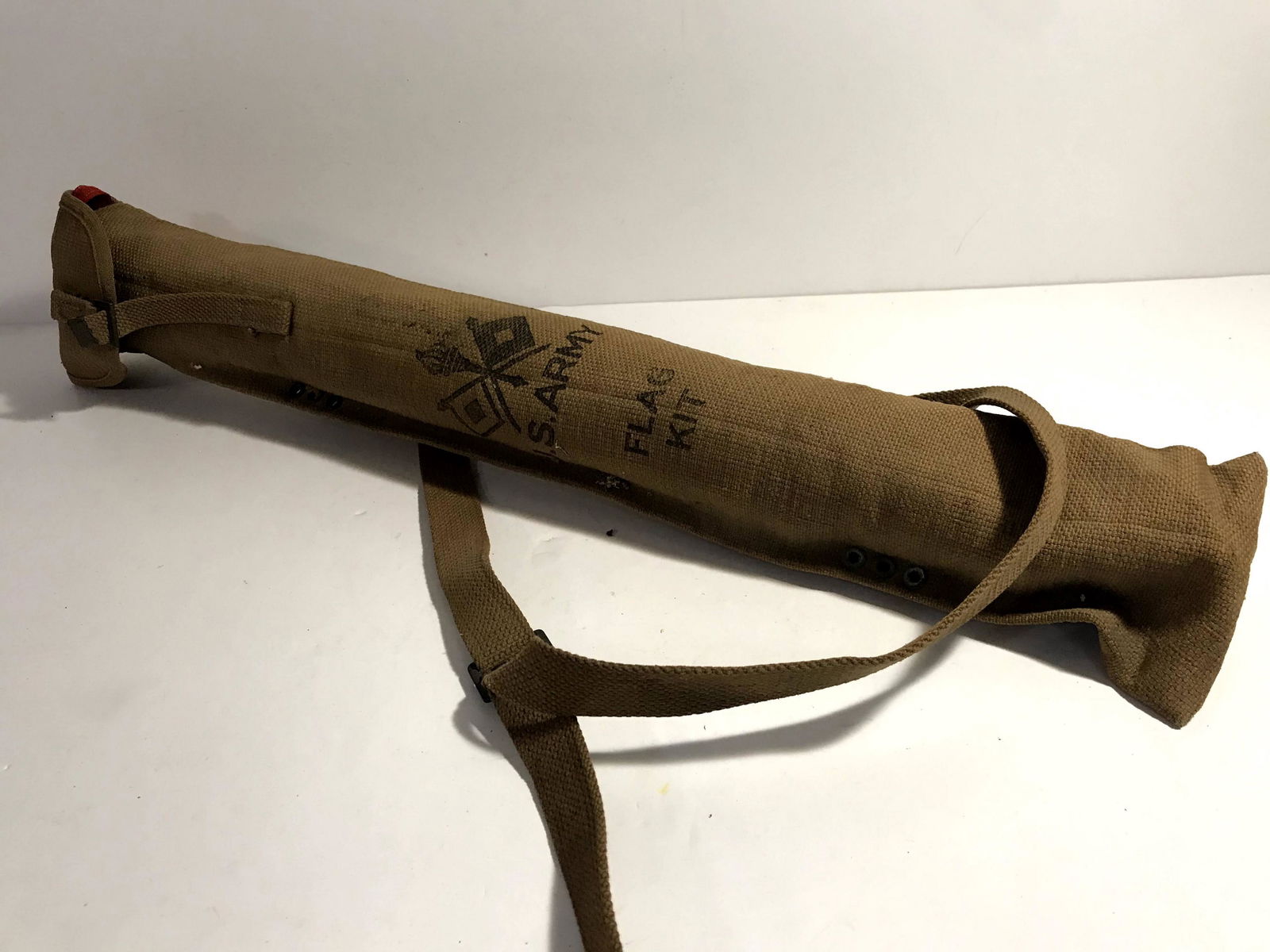 Vintage US Army Signal Corps Flag Kit Canvas Bag Flags: Vintage US Army Signal Corps Flag Kit Canvas Bag Flags Military 4 Flags Please view all photos as they are part of the description and condition of this Item, Feel free to contact me with questions or