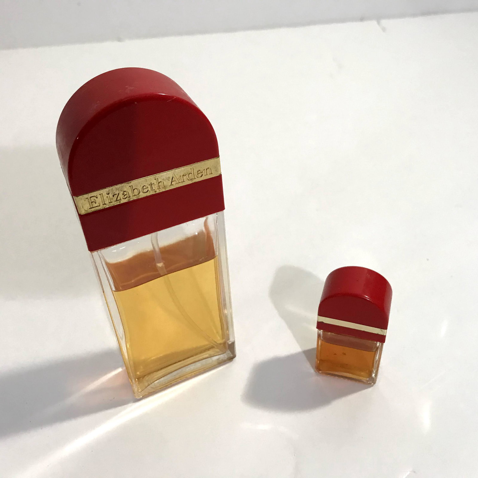 Lot of 2- Red Door Elizabeth Arden Perfume Parfum Used: Lot of 2- Red Door Elizabeth Arden Perfume Parfum Used Please view all photos as they are part of the description and condition of this Item, Feel free to contact me with questions or picture requests