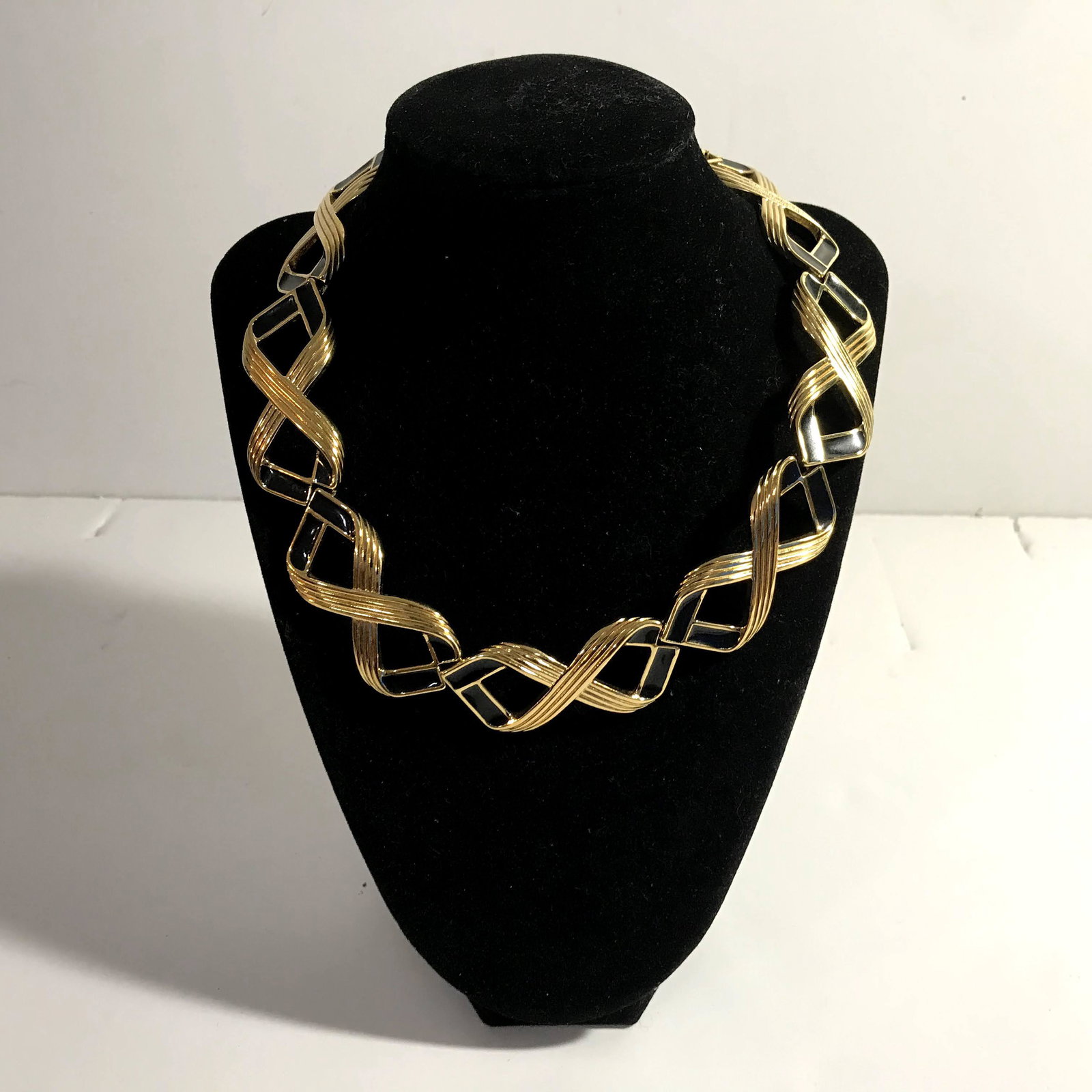 Vintage Monet Gold Tone & Black Enamel Choker Collar: Vintage Monet Gold Tone & Black Enamel Choker Collar Statement Necklace Please view all photos as they are part of the description and condition of this Item, Feel free to contact me with questions or