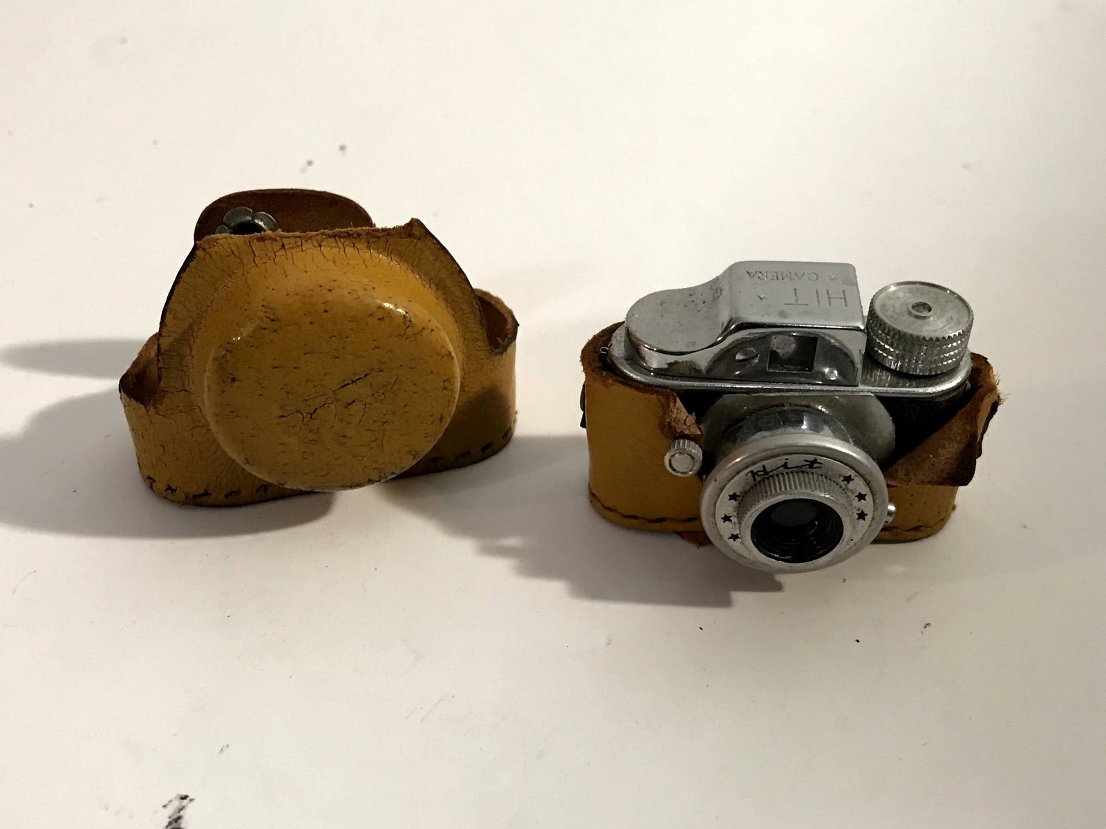 Vintage 1950's Miniature Hit Spy Camera With Leather: Vintage 1950's Miniature Hit Spy Camera With Leather Case Made in Japan! Please view all photos as they are part of the description and condition of this Item, Feel free to contact me with questions o