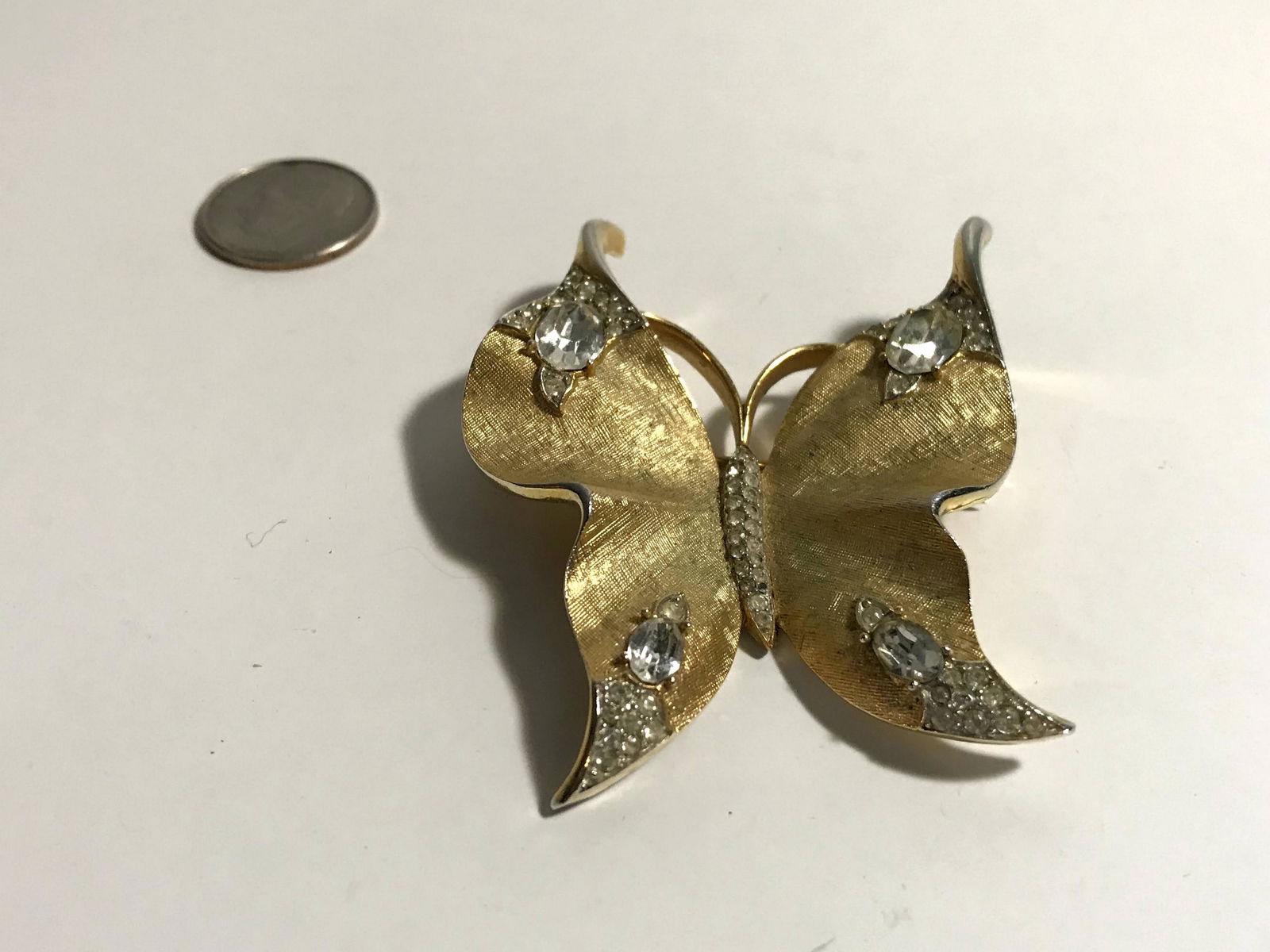 Vintage 2" Trifari Crown Rhinestone Gold Butterfly: Vintage 2" Trifari Crown Rhinestone Gold Butterfly Brooch Nice!!! Bargain Please view all photos as they are part of the description and condition of this Item, Feel free to contact me with questions