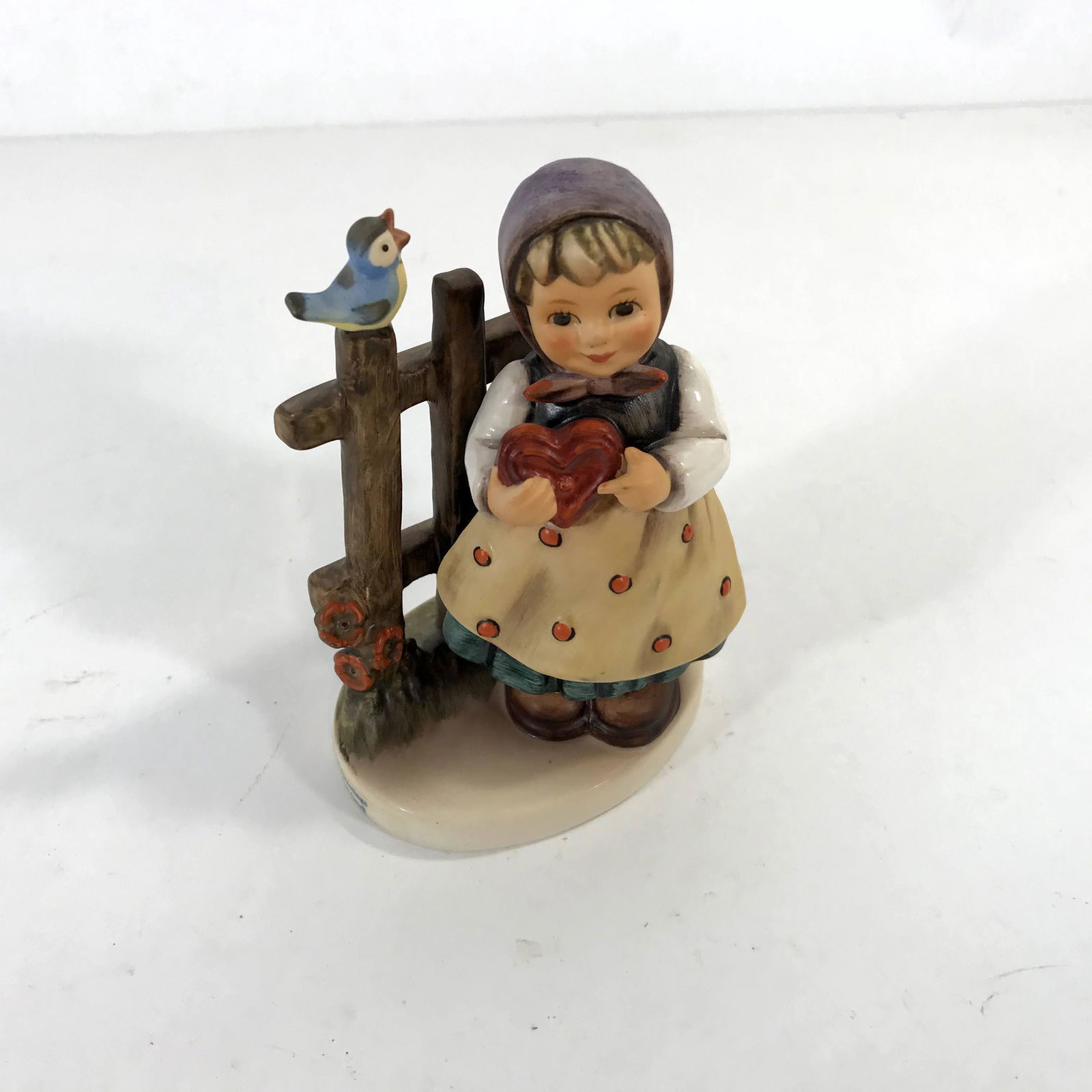 Sweet Greetings Girl Hummel Goebel Figurine 352 Germany (1 of 4)