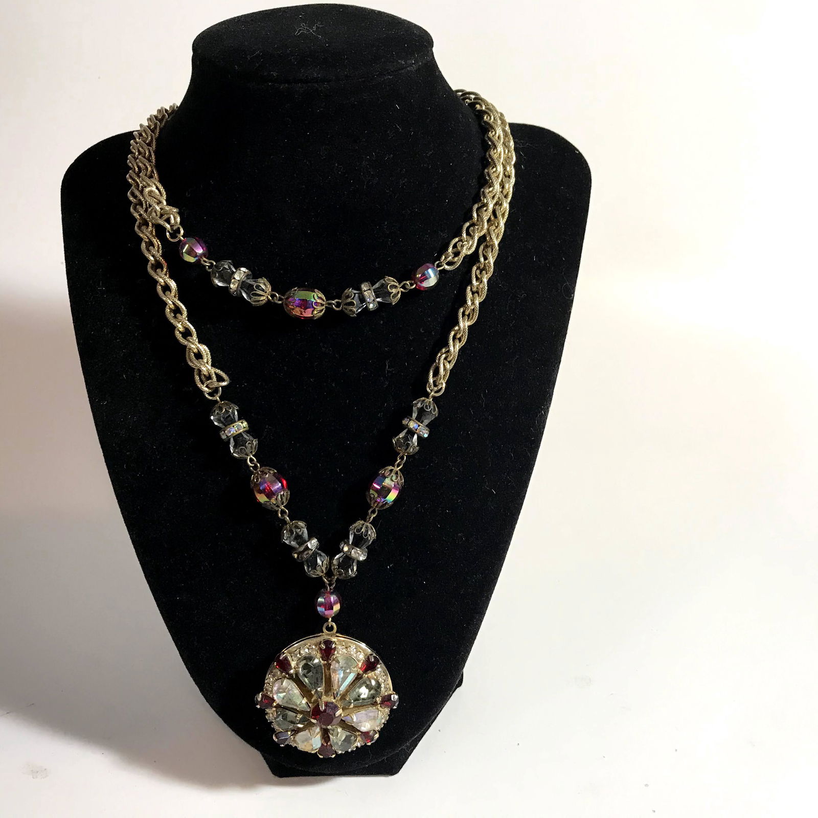Vintage Gold Chain Awsome Rhinestone Necklace Pendant (1 of 4)