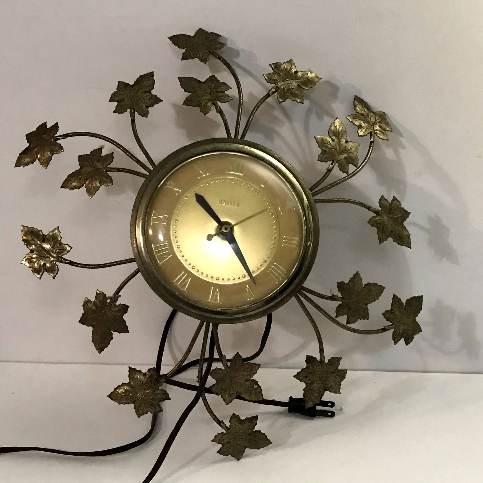 Vintage Mid Century United Electric Wall Clock Maple (1 of 4)