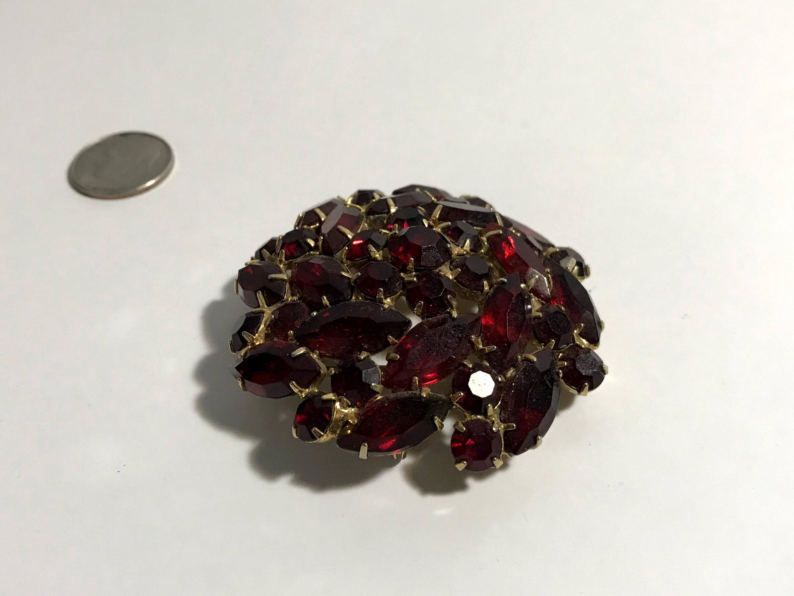 Vtg CELEBRITY Signed Red Rhinestone Prong Set Brooch (1 of 7)