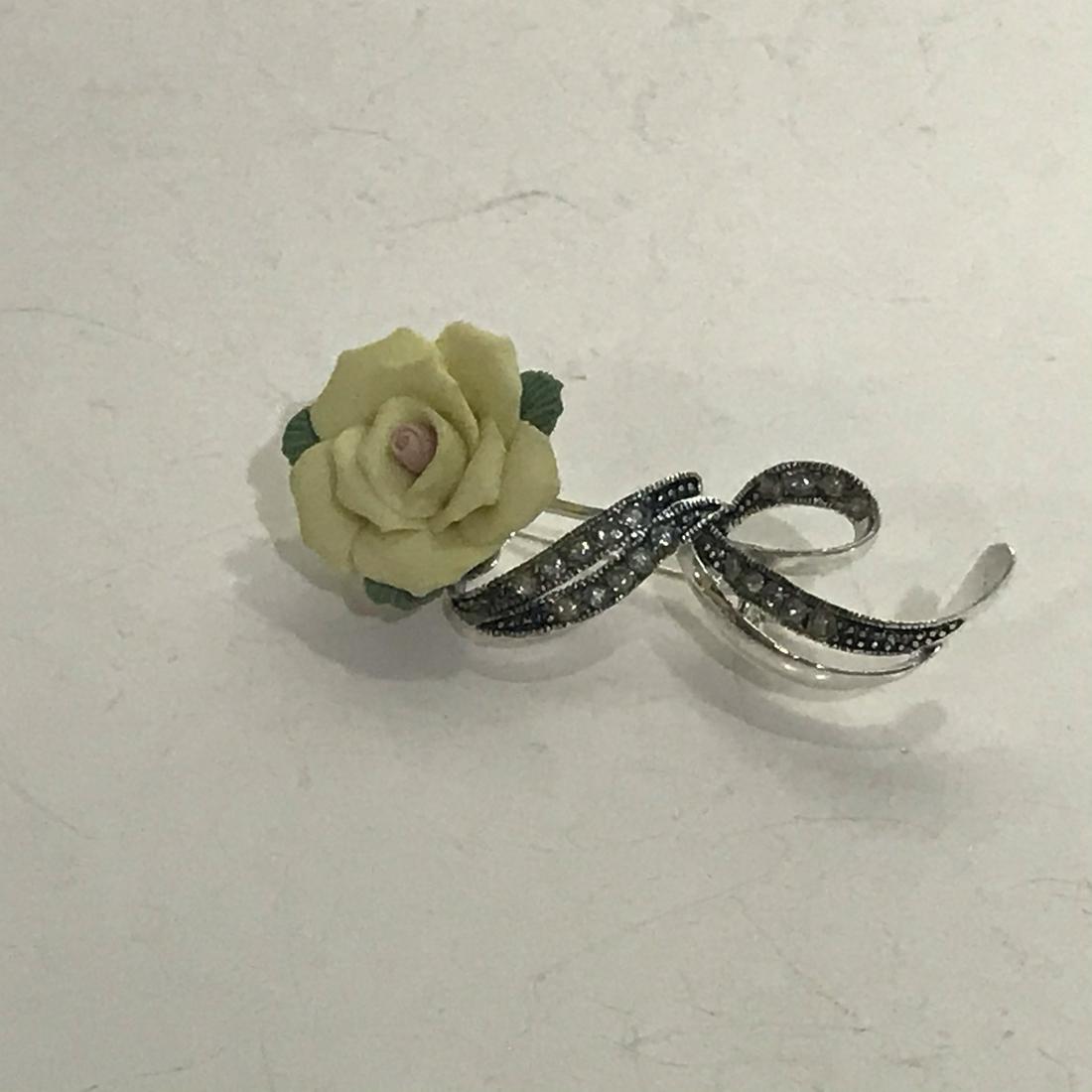 Vintage Avon & NR Signed Rhinestones Yellow Flower (1 of 4)