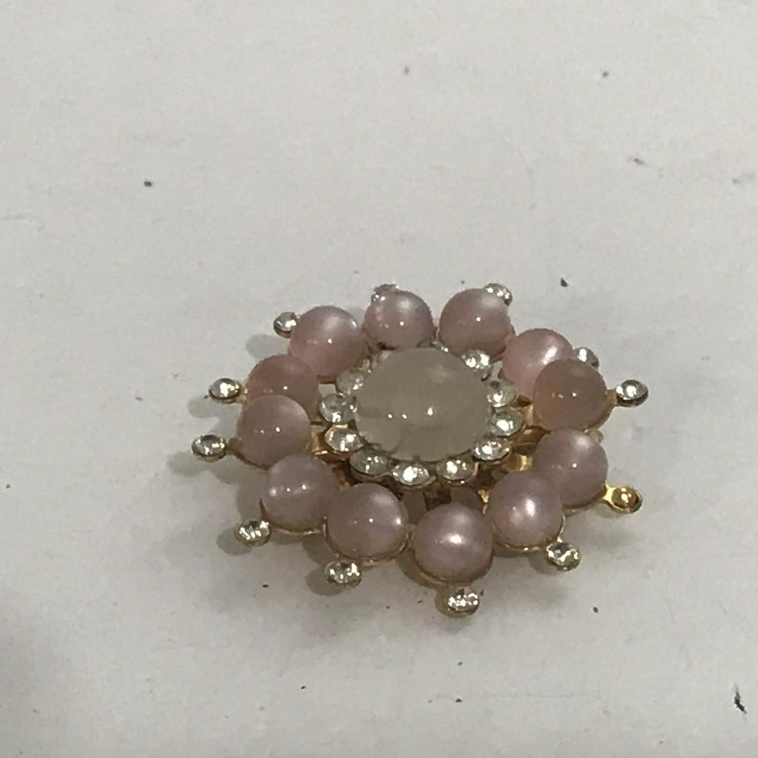 Nice Vintage Snowflake Rhinestone Brooch (1 of 3)