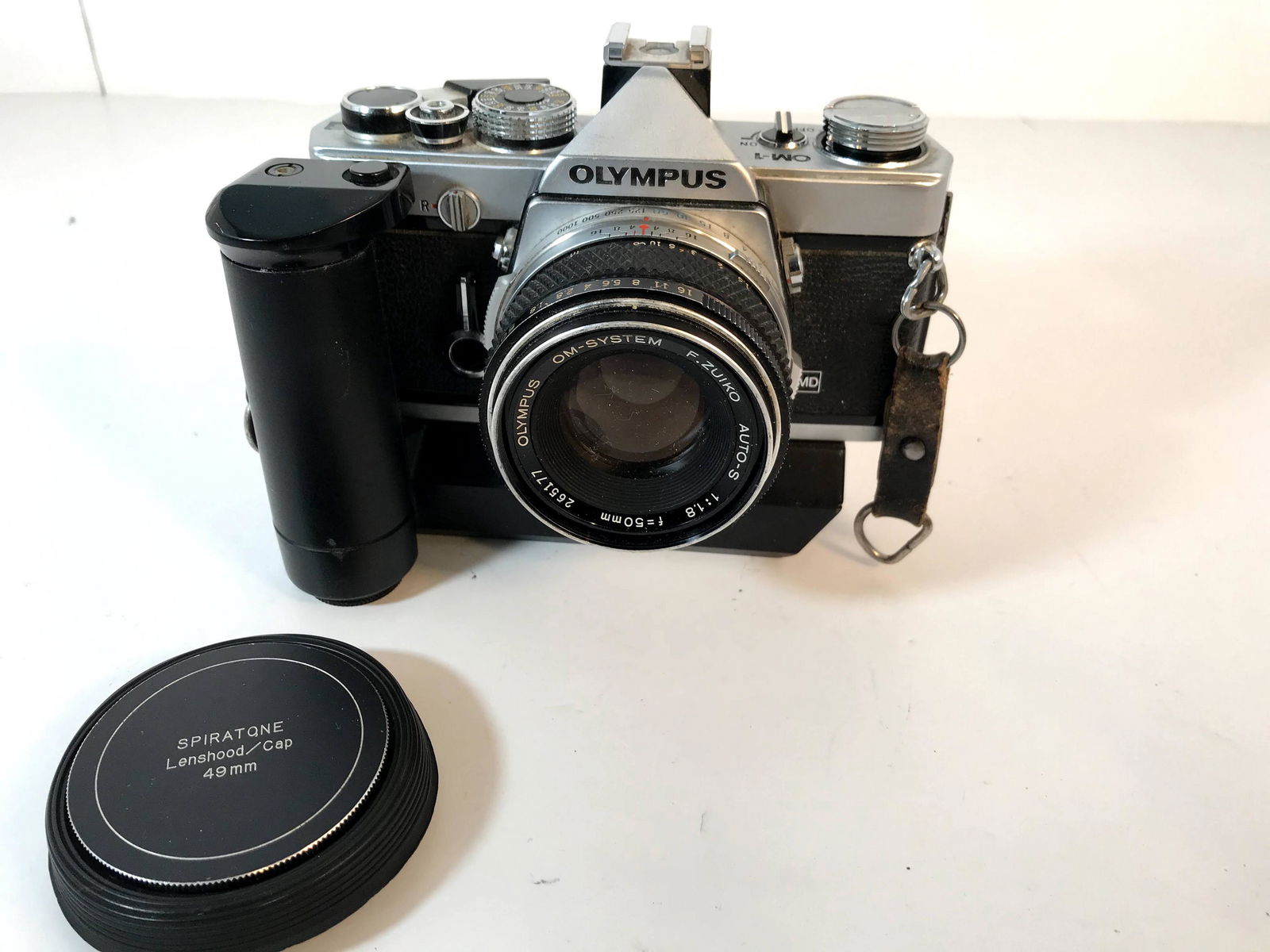 Olympus OM-1 Film Camera w/ F.Zuiko Auto-S 50mm F/1.8 (1 of 6)