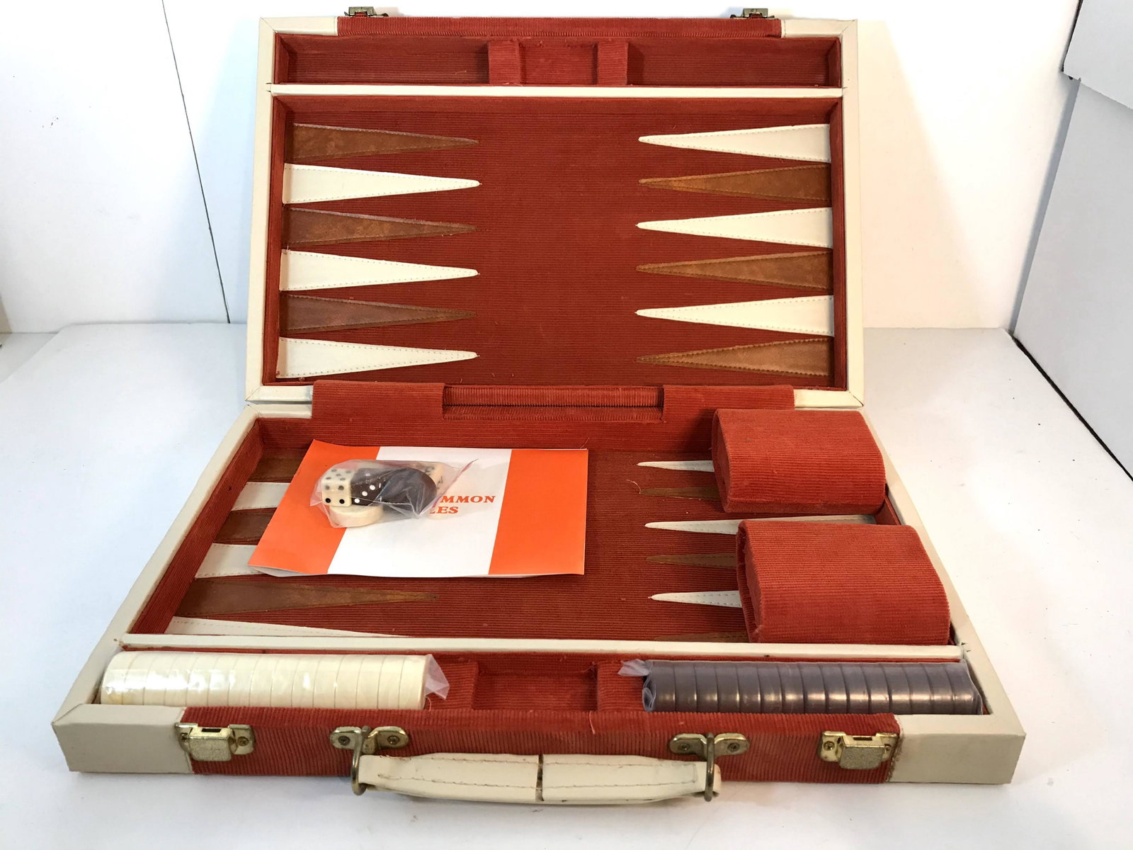 Vintage Backgammon Corduroy Brown and Cream Set NEW: Vintage Backgammon Corduroy Brown and Cream Set NEW w/Rules 10x15 Please view all photos as they are part of the description and condition of this Item, Feel free to contact me with questions or pictu