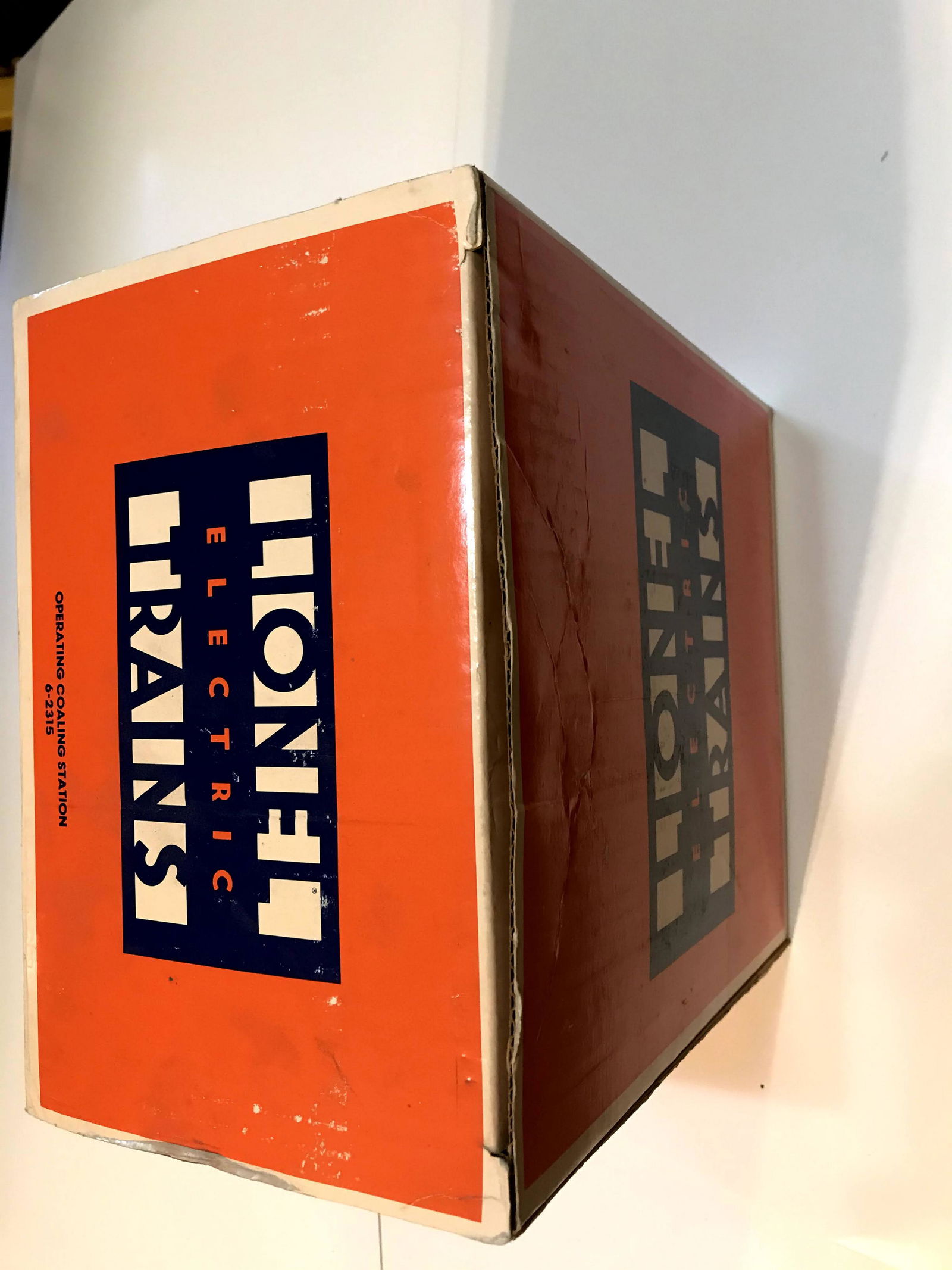 Lionel 2315 Operating Coaling Station NiB (1 of 4)