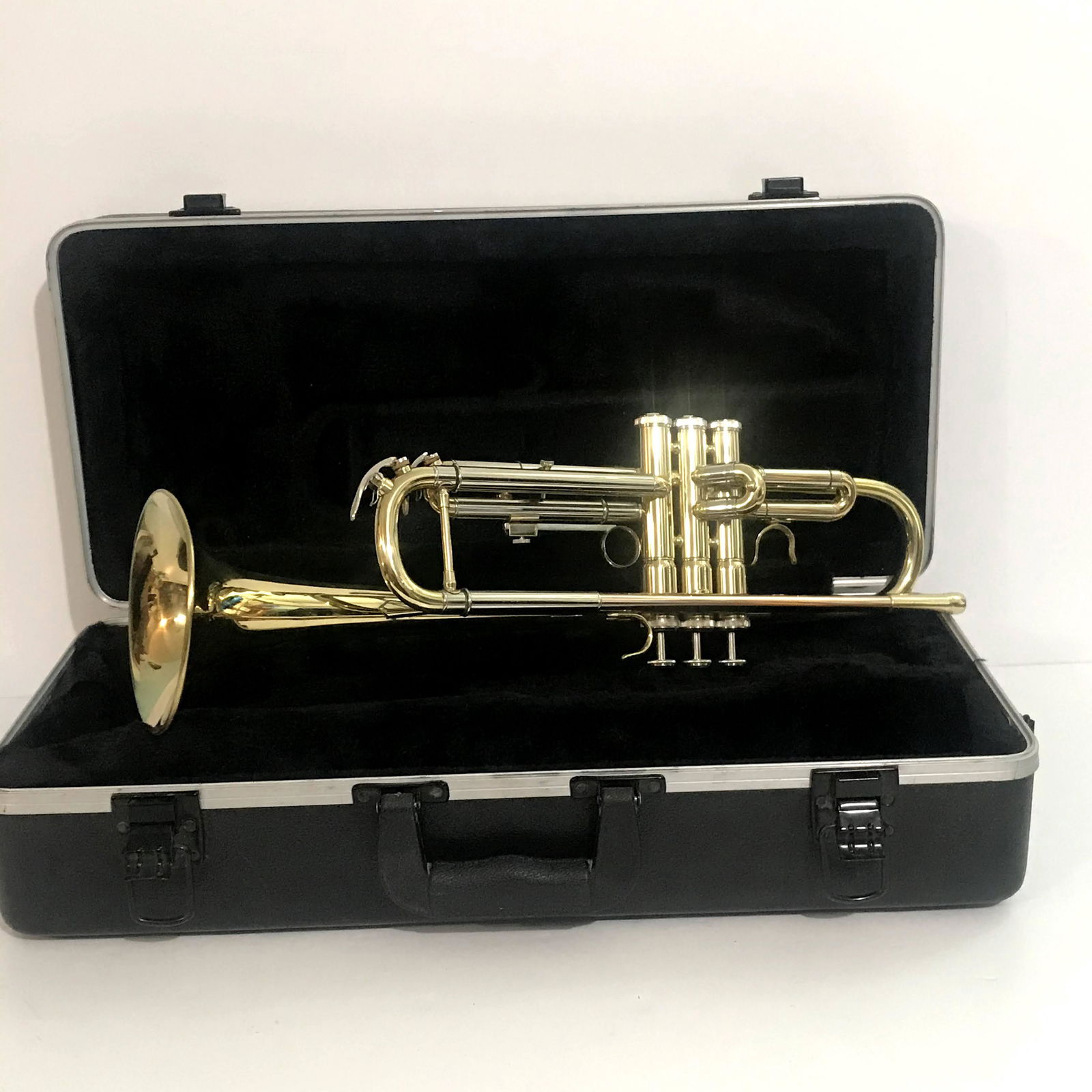 Vintage Hunter New York Trumpet and case (1 of 6)