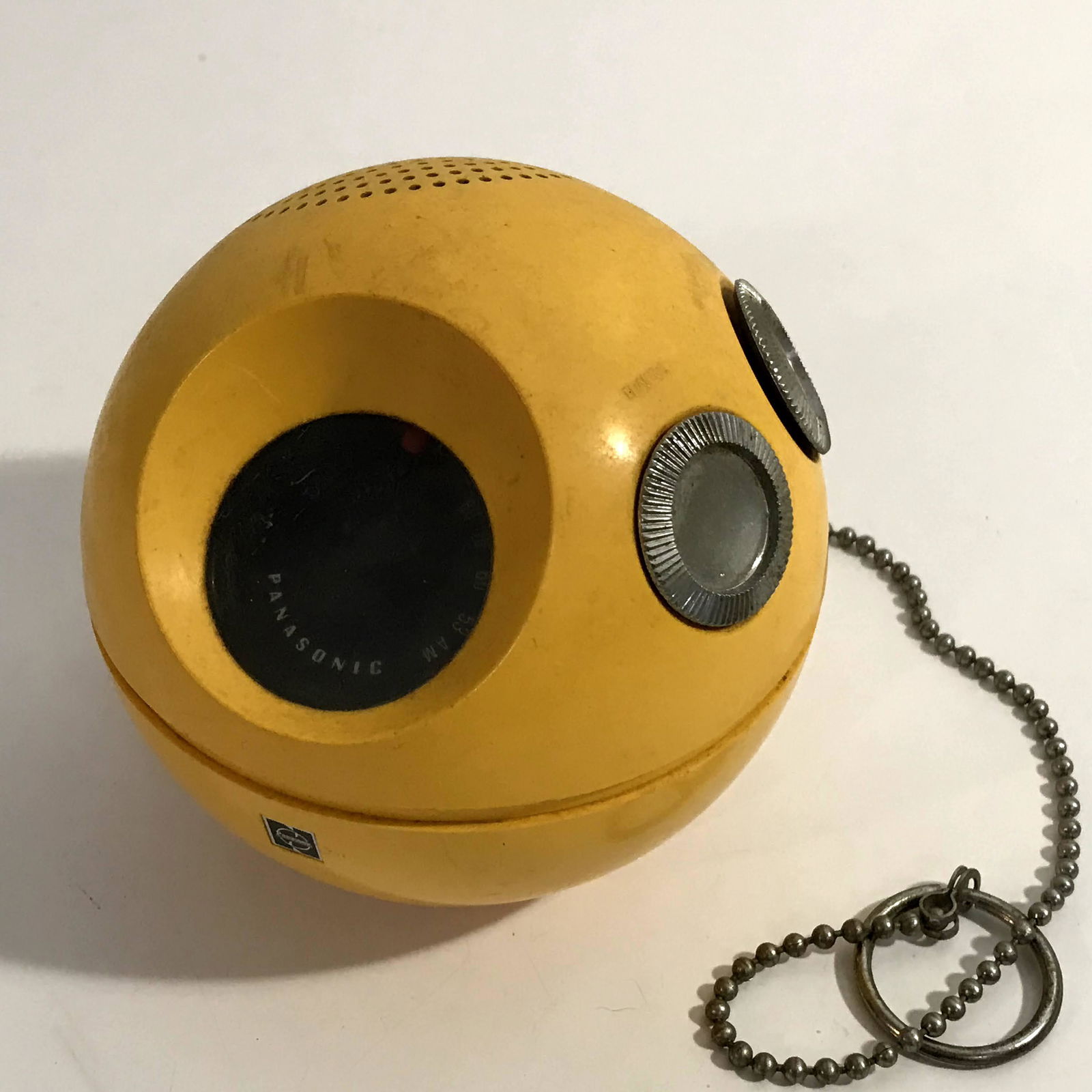 Vintage1969 Panasonic Panapet "Yellow" R-70 Model BALL (1 of 4)