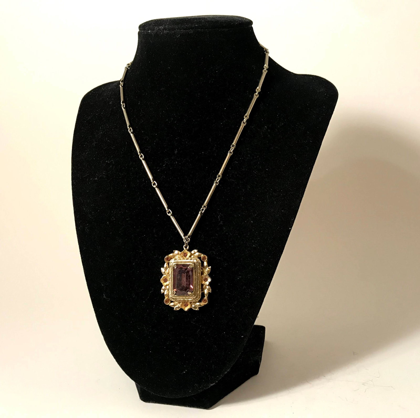 Vtg CORO Amethyst Pendant Necklace 16": Vtg CORO Amethyst Pendant Necklace 16" Please view all photos as they are part of the description and condition of this Item, Feel free to contact me with questions or picture requests! Used Item AS I