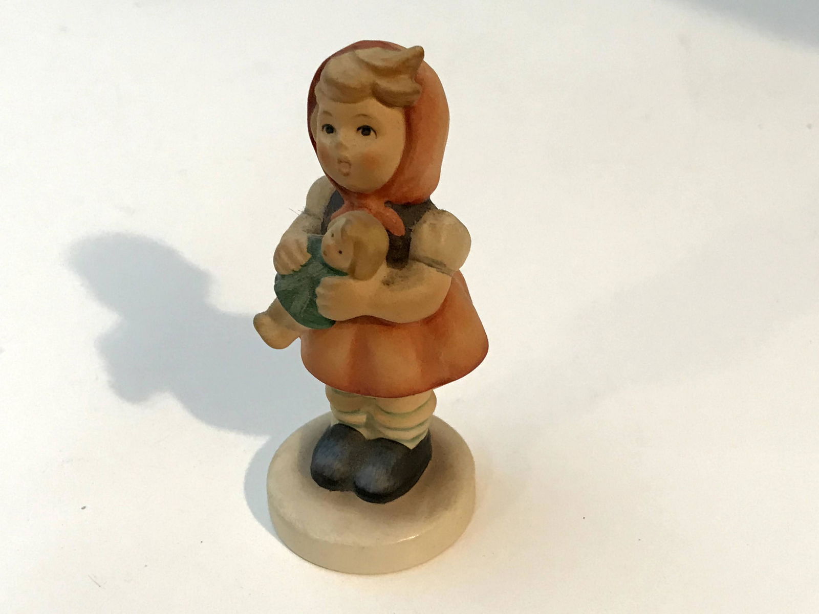 Hummel Girl with Doll Figurine 239/8 Goebel: Hummel Girl with Doll Figurine 239/8 Goebel Please view all photos as they are part of the description and condition of this Item, Feel free to contact me with questions or picture requests! Used Item