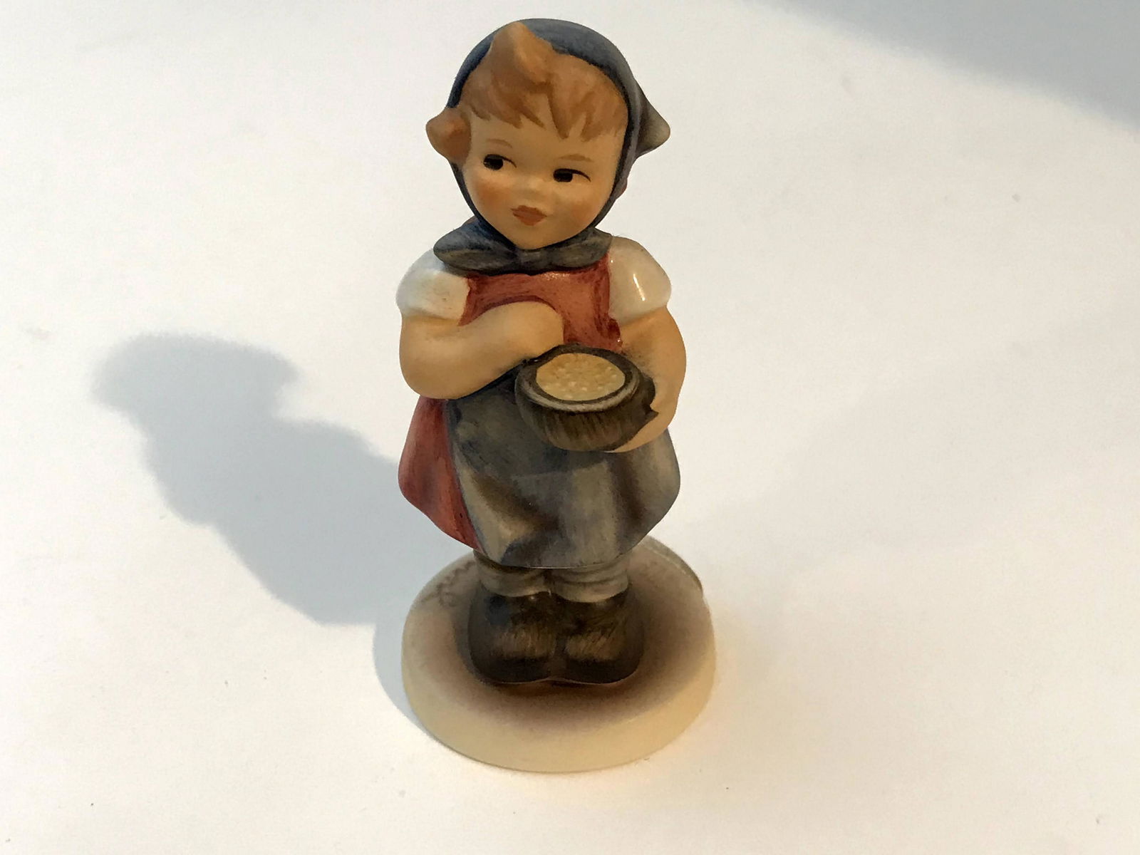 Goebel Hummel â€œFrom Me to Youâ€ #629 Hummel Club: Goebel Hummel â€œFrom Me to You” #629 Hummel Club 1992 Figurine Exc 3.5 Please view all photos as they are part of the description and condition of this Item, Feel free to contact me with qu