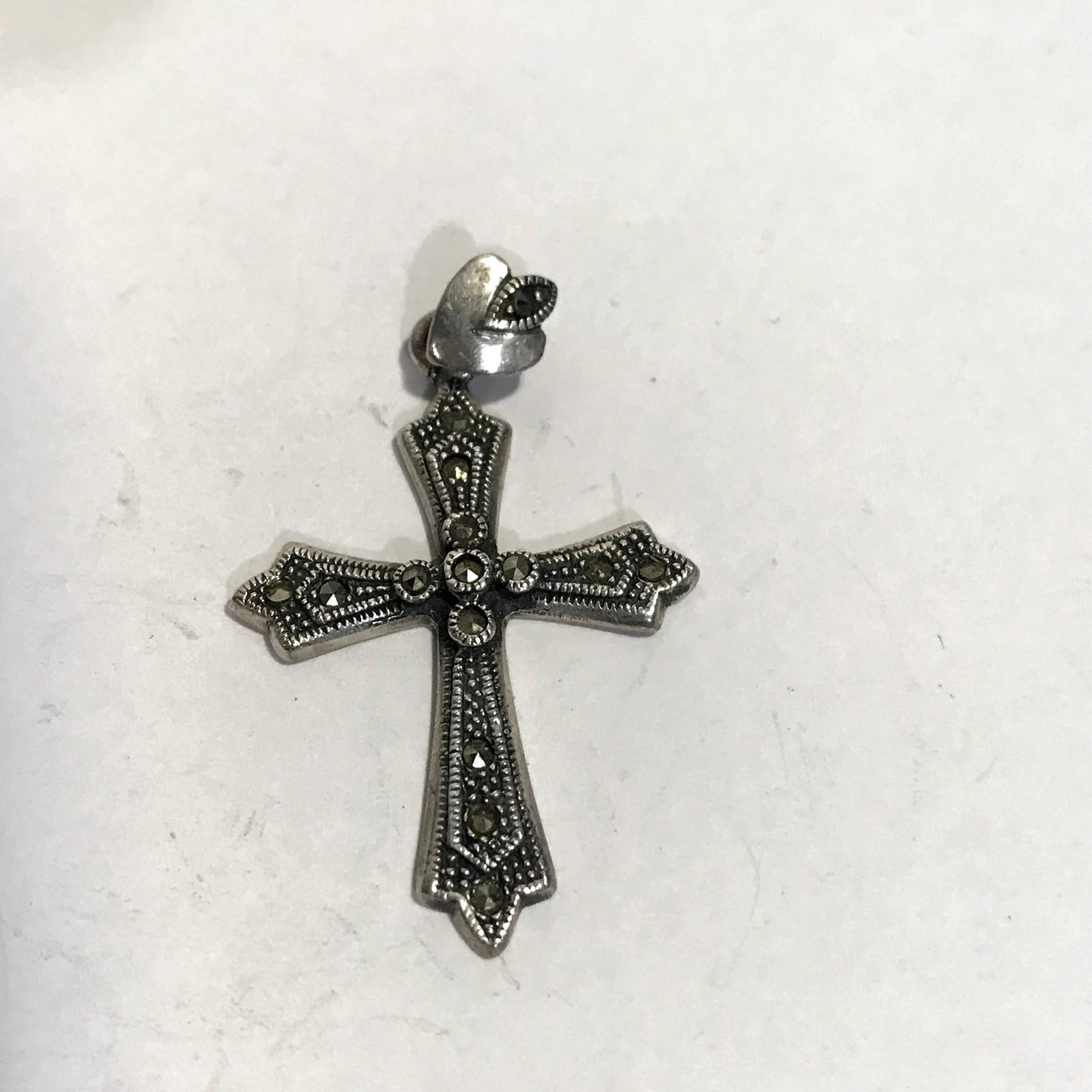 Nice Vintage Marcasite Sterling Silver .925 Cross: Nice Vintage Marcasite Sterling Silver .925 Cross Pendant 1 3/4" Please view all photos as they are part of the description and condition of this Item, Feel free to contact me with questions or pictur