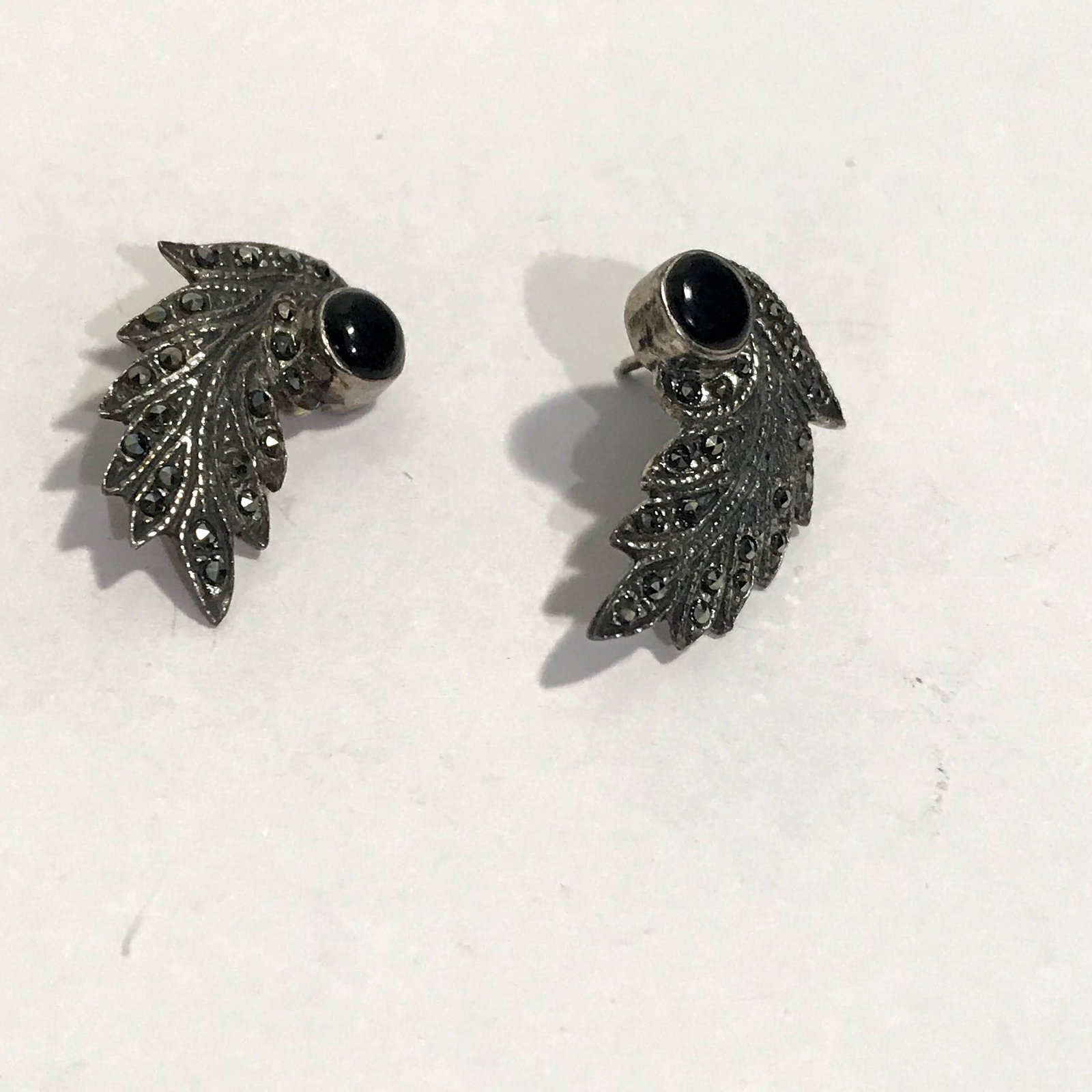 Sterling Silver Marcasite Onyz Post Earrings: Sterling Silver Marcasite Onyz Post Earrings Please view all photos as they are part of the description and condition of this Item, Feel free to contact me with questions or picture requests!.Used Ite