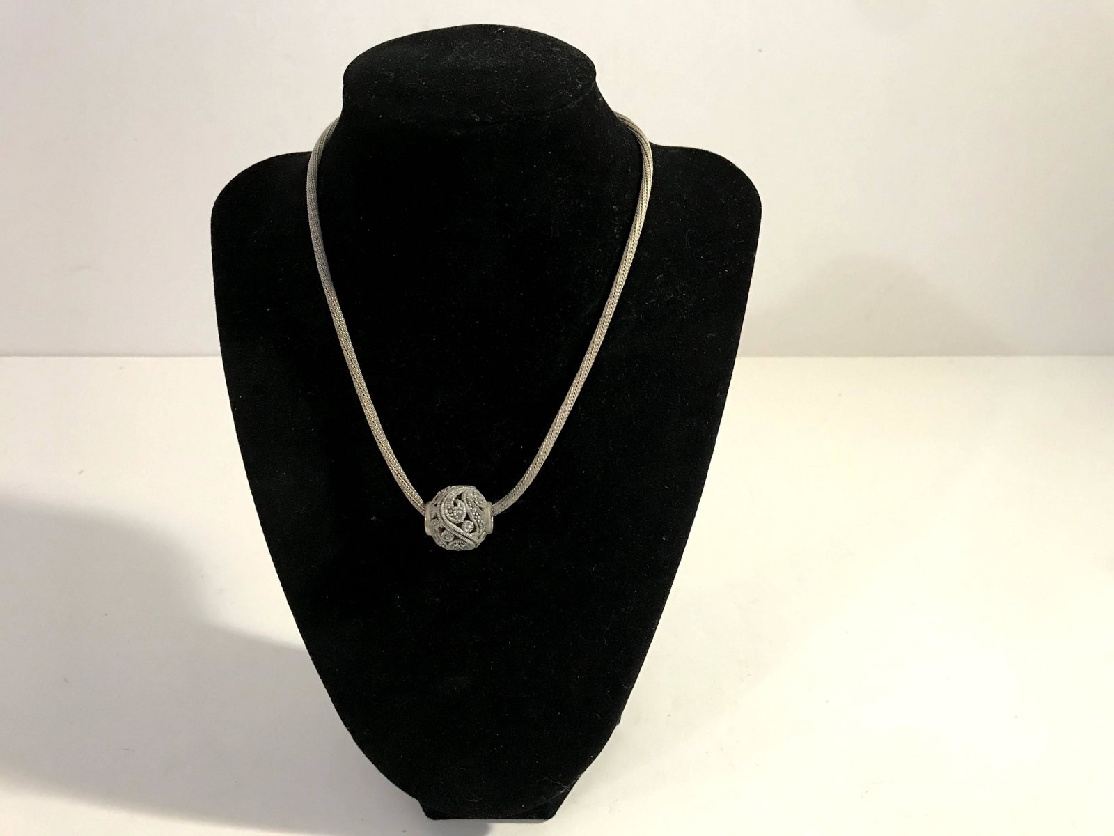 Vintage 925 Silver & Marcasite Round Pendant & 14": Vintage 925 Silver & Marcasite Round Pendant & 14" choker Chain Please view all photos as they are part of the description and condition of this Item, Feel free to contact me with questions or picture