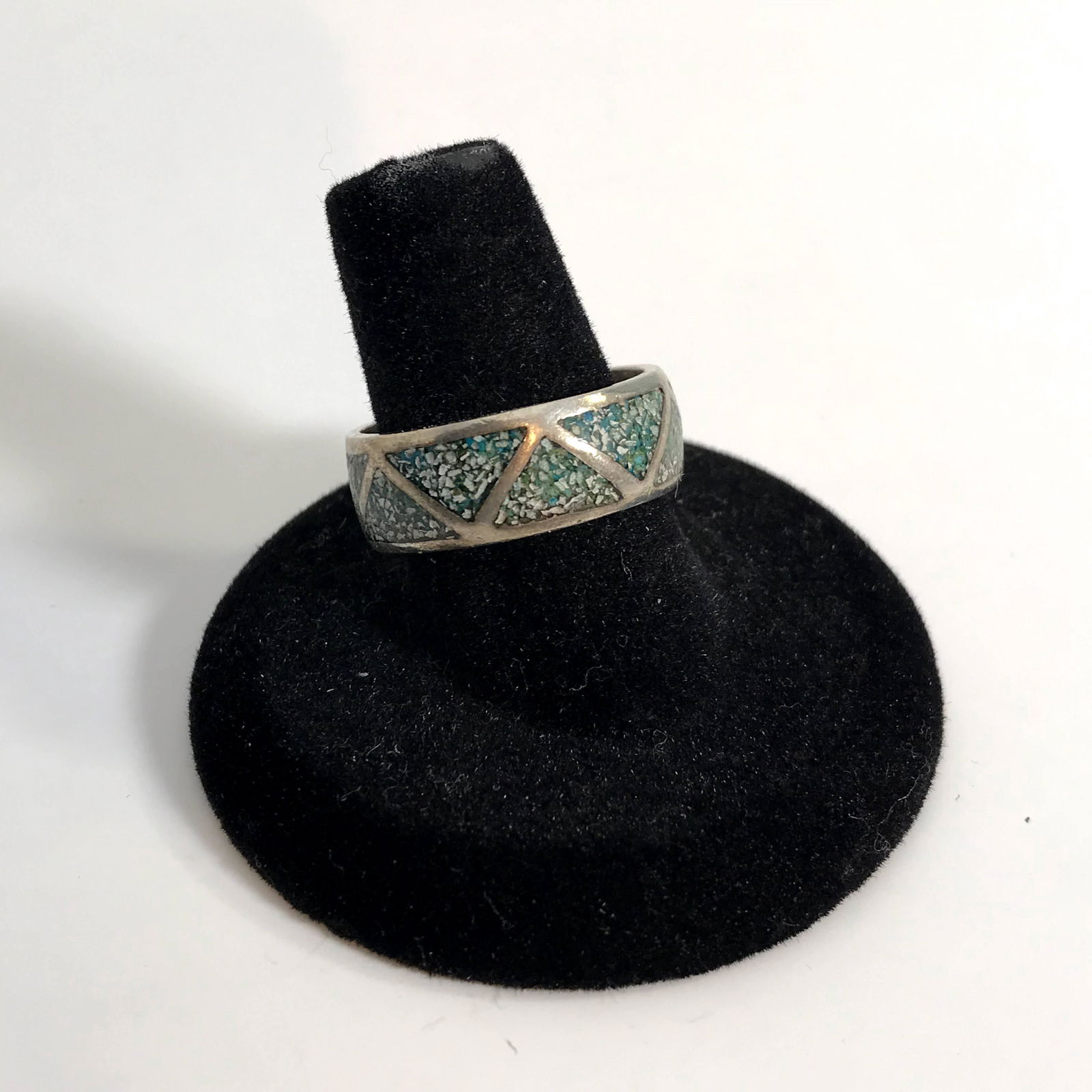 Vintage Old Pawn Turquoise Nugget Inlaid Zig Zag Silver: Vintage Old Pawn Turquoise Nugget Inlaid Zig Zag Silver Band Retro Hippie Ring 9.5 Please view all photos as they are part of the description and condition of this Item, Feel free to contact me with q