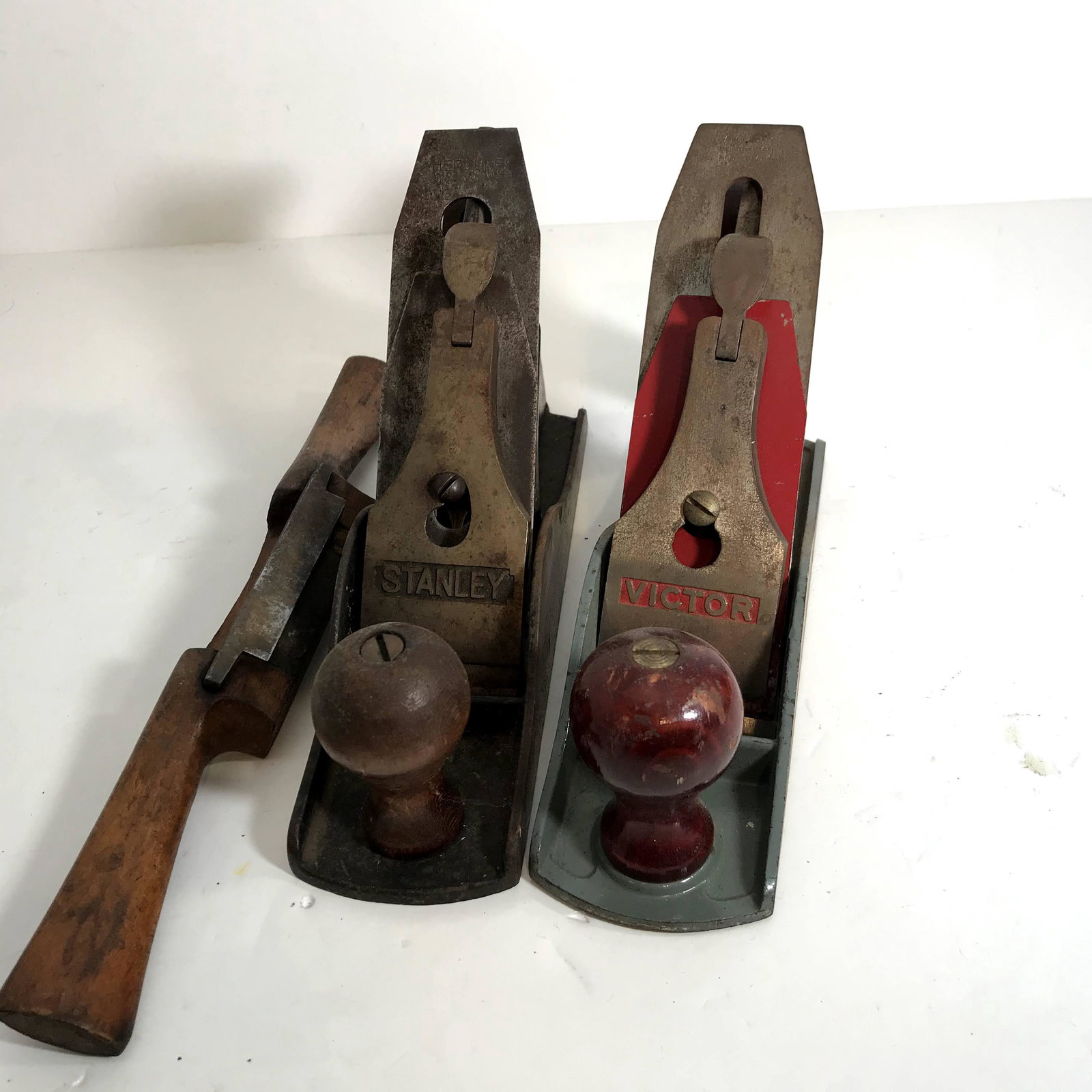 Lot of 3 Old Hand Planes: Lot of 3 Old Hand Planes Please view all photos as they are part of the description and condition of this Item, Feel free to contact me with questions or picture requests!