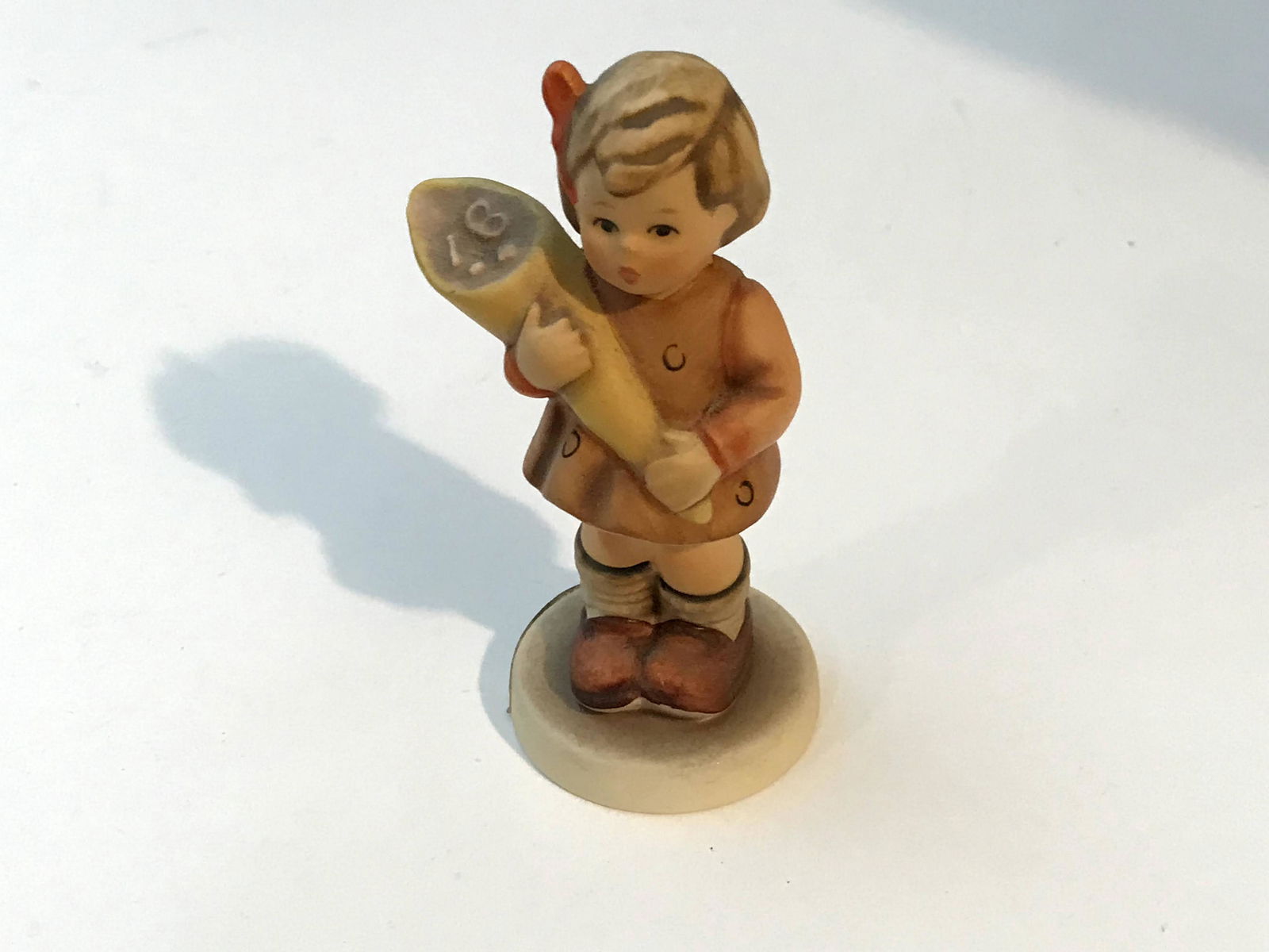 VTG Goebel Hummel Club Girl Figurine A Sweet Offering: VTG Goebel Hummel Club Girl Figurine A Sweet Offering Flower Bouquet 3.5" #549 Please view all photos as they are part of the description and condition of this Item, Feel free to contact me with quest