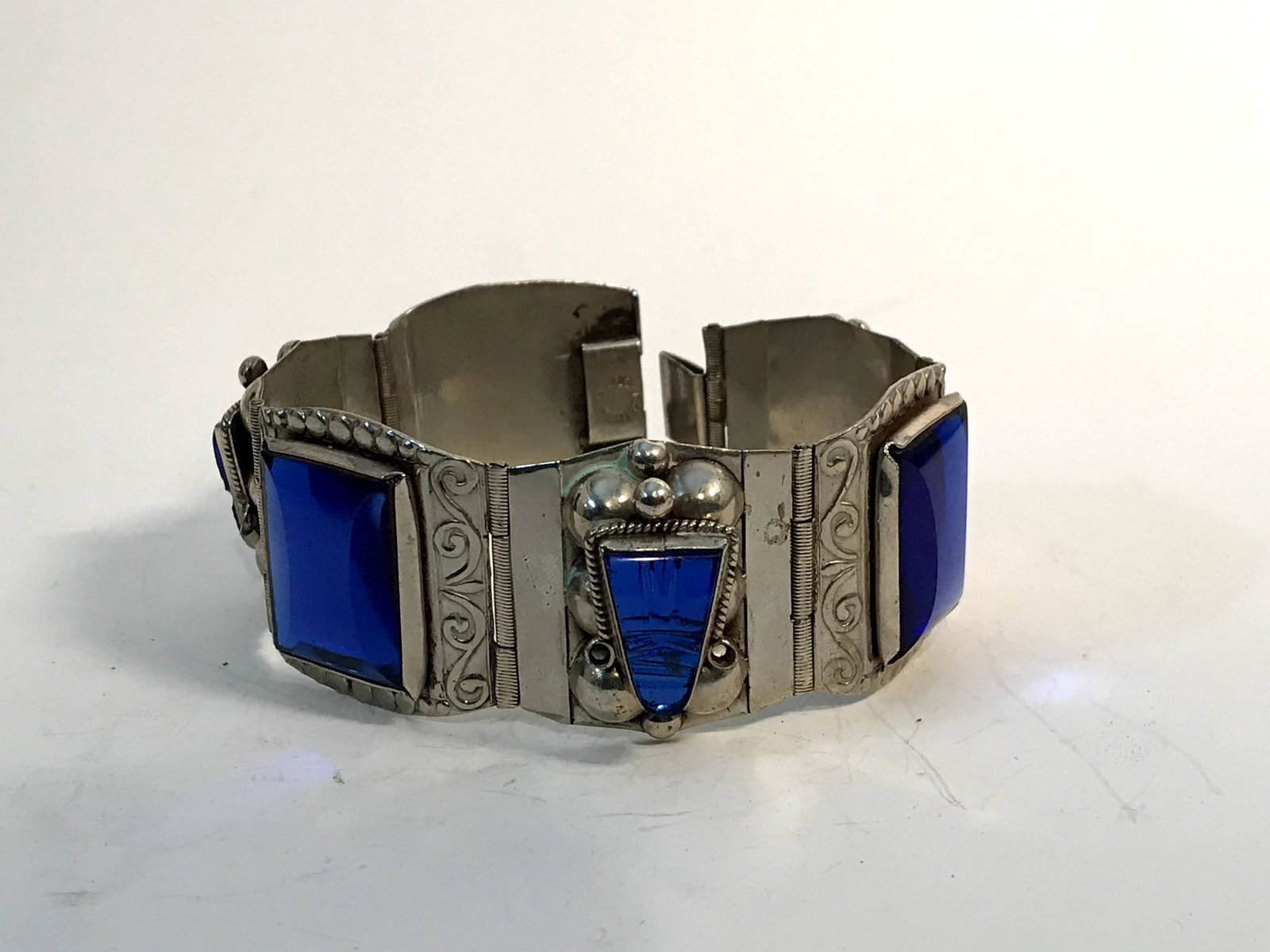 Vintage Aztec Mayan Warrior Face Blue Agate Silver: Vintage Aztec Mayan Warrior Face Blue Agate Silver Bracelet Please view all photos as they are part of the description and condition of this Item, Feel free to contact me with questions or picture req