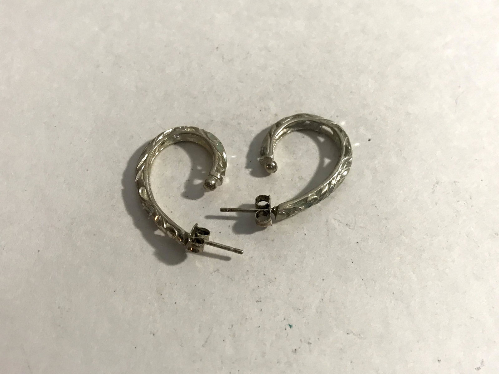 Vintage Post Hoop Sterling Silver Earrings: Vintage Post Hoop Sterling Silver Earrings Please view all photos as they are part of the description and condition of this Item, Feel free to contact me with questions or picture requests! Used Item 