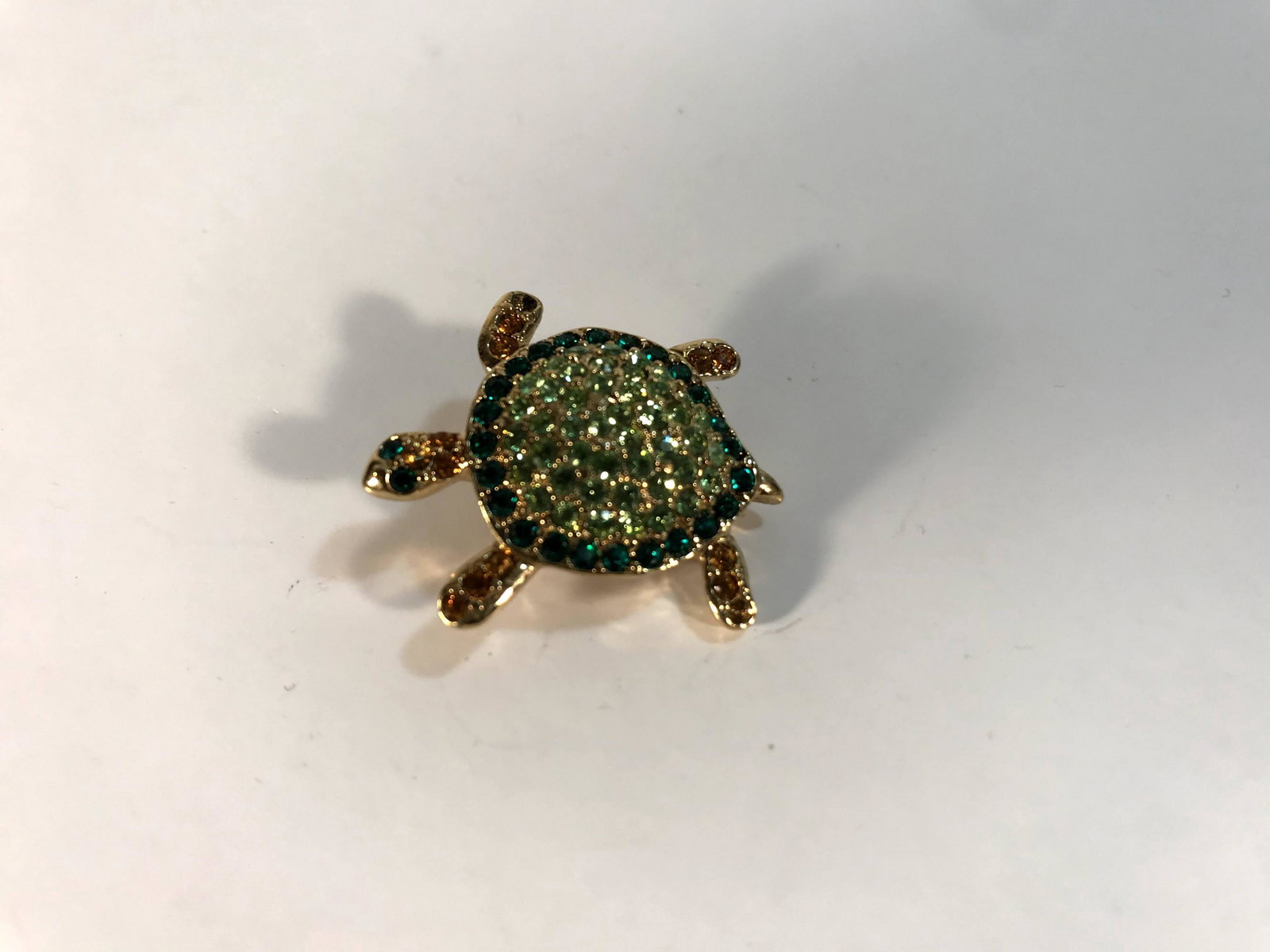 Vintage Signed Monet Green And Blue Rhinestones Turtle: Vintage Signed Monet Green And Blue Rhinestones Turtle Brooch Pin Please view all photos as they are part of the description and condition of this Item, Feel free to contact me with questions or pictu