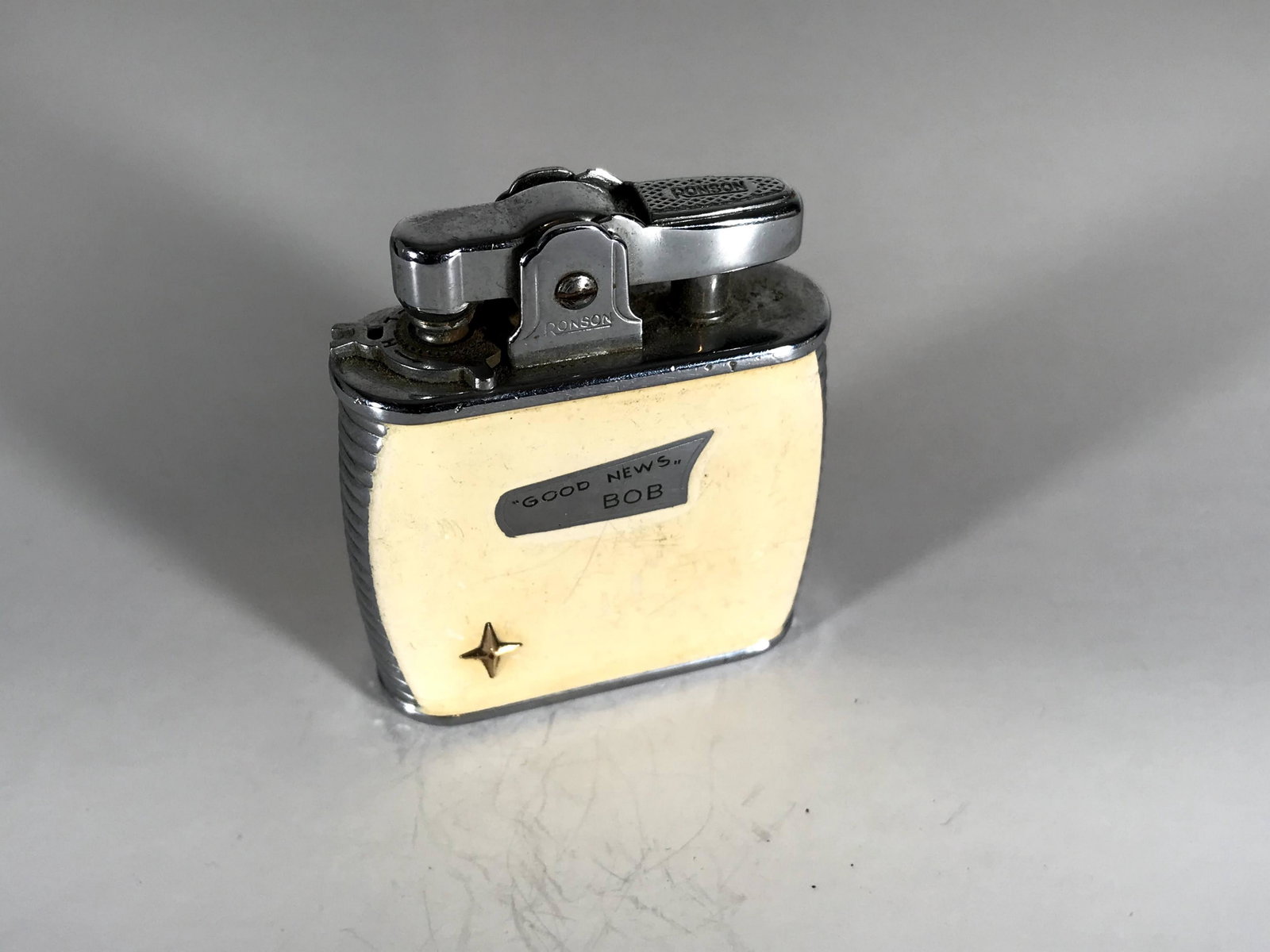 Rare Vintage Ronson Viking Chrome Gas Cigarette Ligher: Rare Vintage Ronson Viking Chrome Gas Cigarette Ligher in Great Condition needs flint Please view all photos as they are part of the description and condition of this Item, Feel free to contact me wit