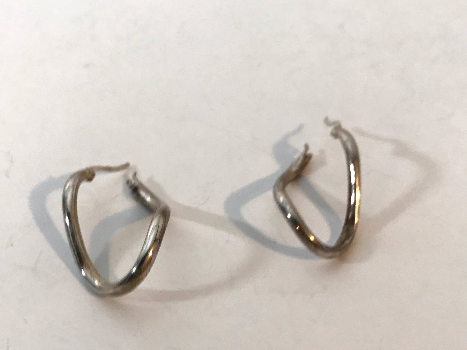 Vintage Sterling Silver 925 Twisted Hoop Earrings: Vintage Sterling Silver 925 Twisted Hoop Earrings Pierced Please view all photos as they are part of the description and condition of this Item, Feel free to contact me with questions or picture reque