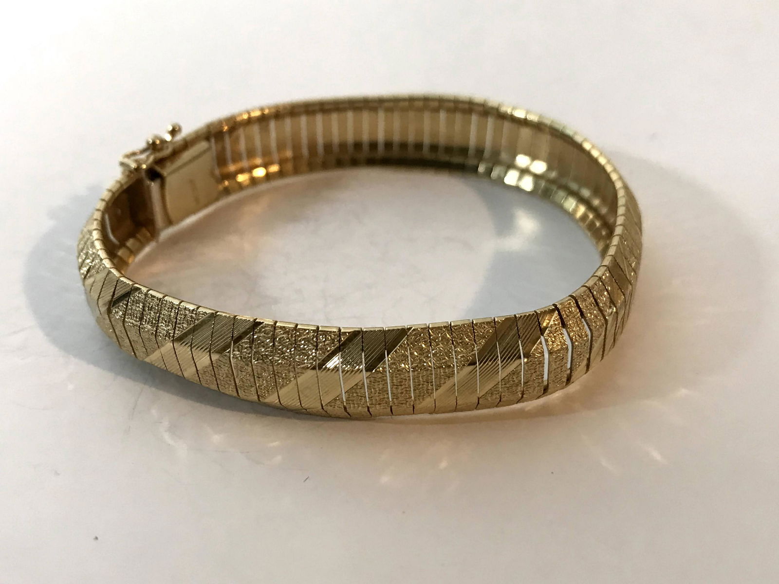 Italian Flex Bangle Bracelet 14K Yellow Gold, 7 1/2" (1 of 6)