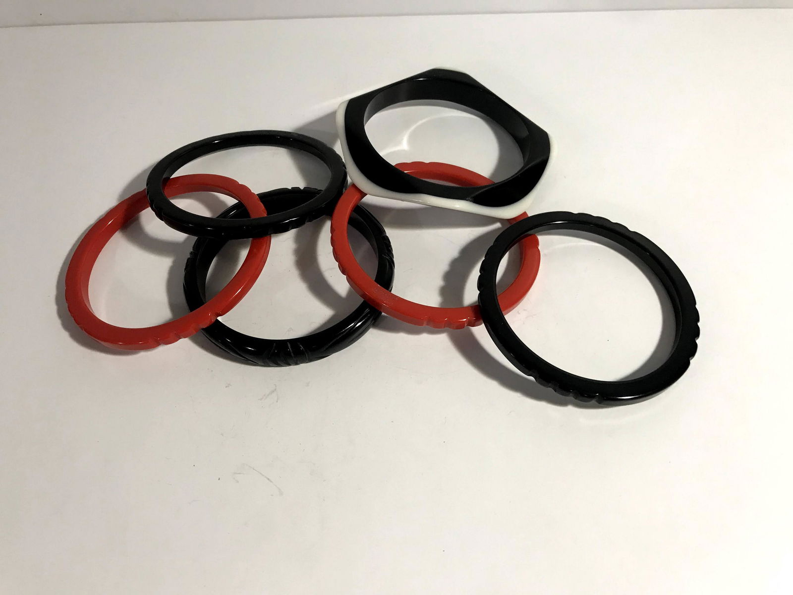 Vintage Plastic/celluiod?lucite? Bakalite? bangle Lot (1 of 5)