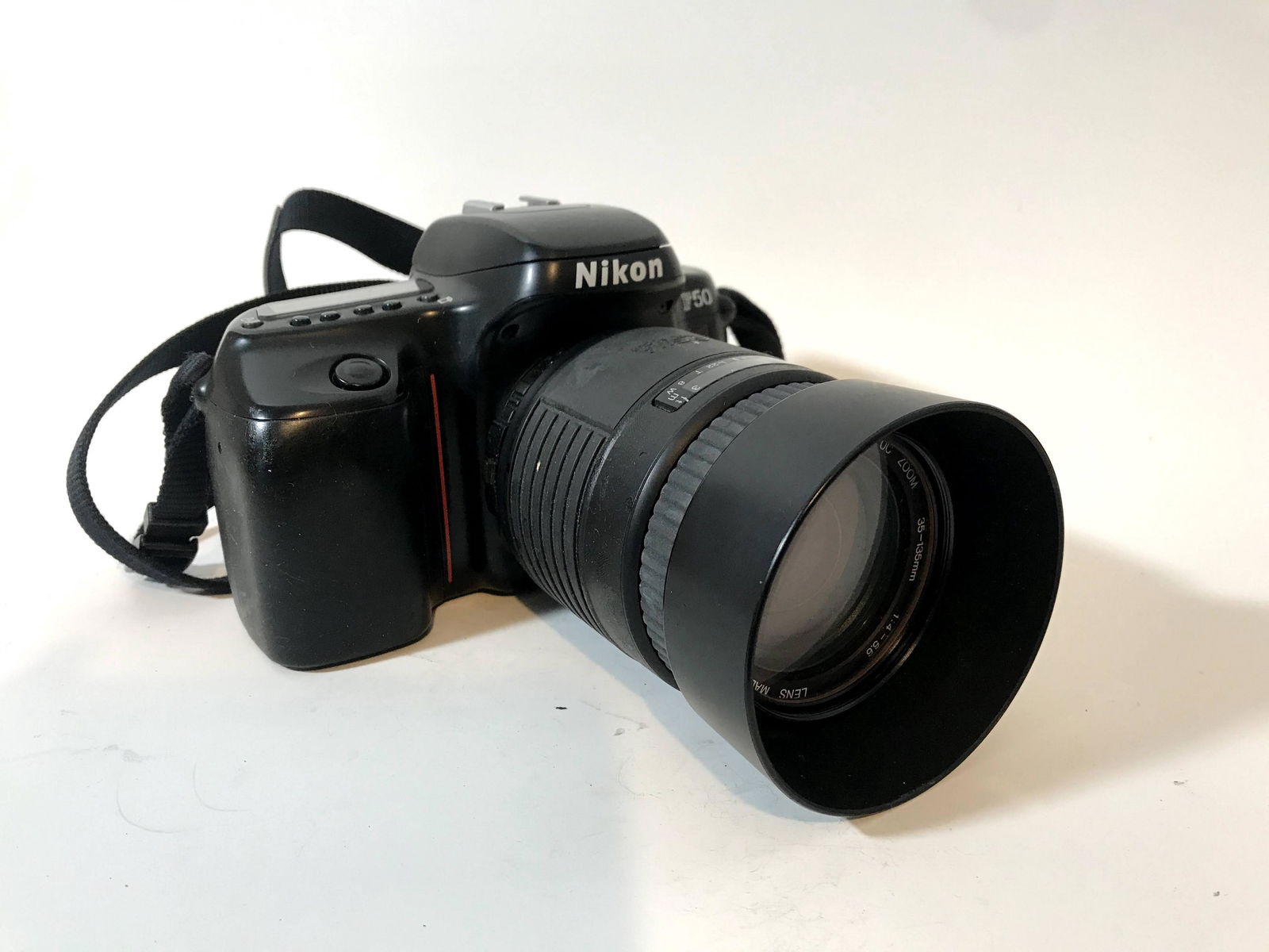 Nikon F50 film camera w Sigma UC Zoom 35-135 1:4-5.6 (1 of 4)