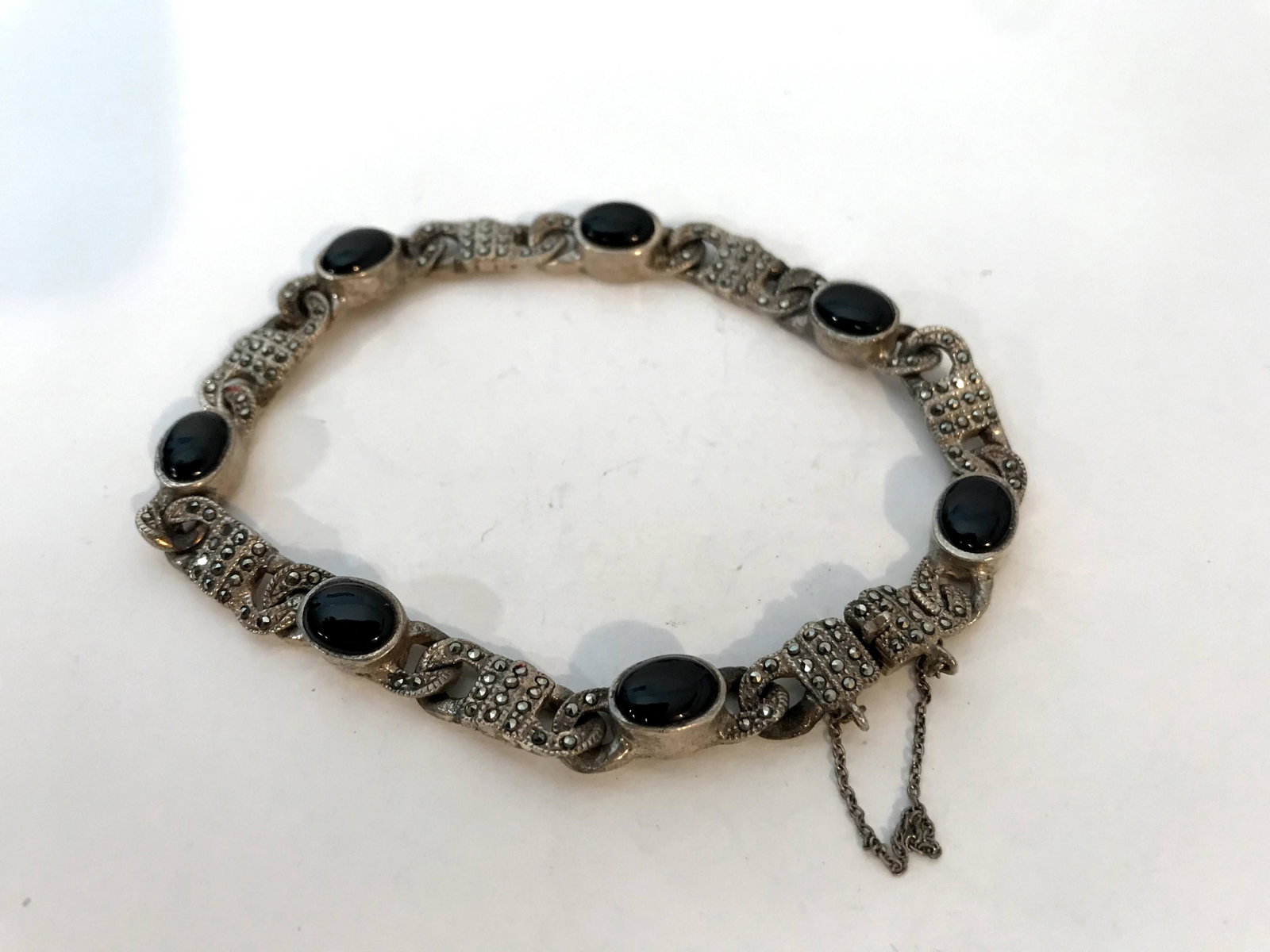 925 Sterling Silver - Vintage Black Onyx & Marcasite: 925 Sterling Silver - Vintage Black Onyx & Marcasite Chain Bracelet 2 1/2" Please view all photos as they are part of the description and condition of this Item, Feel free to contact me with questions